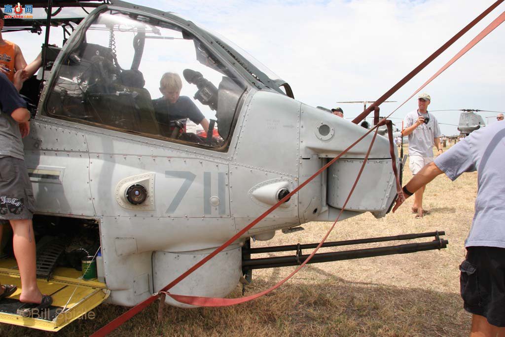  AH-1W165281۾