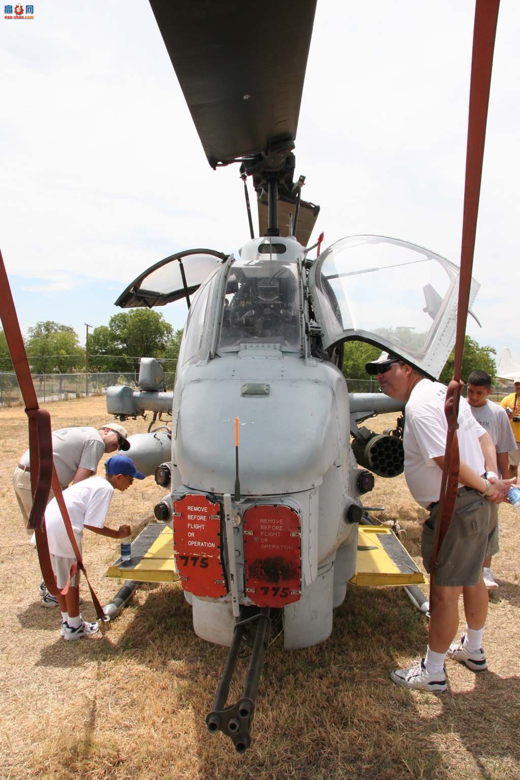  AH-1W165281۾