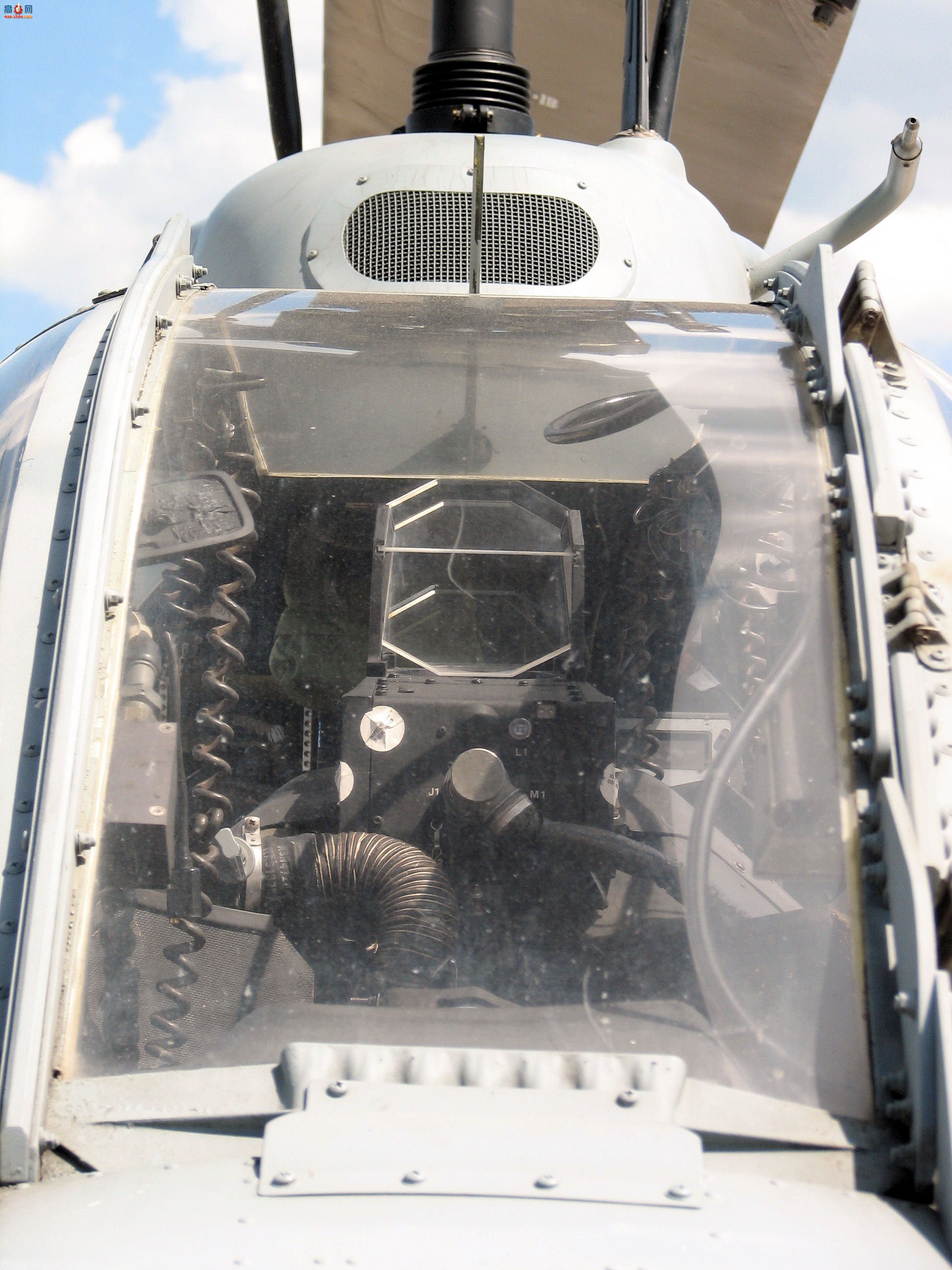  AH-1W۾