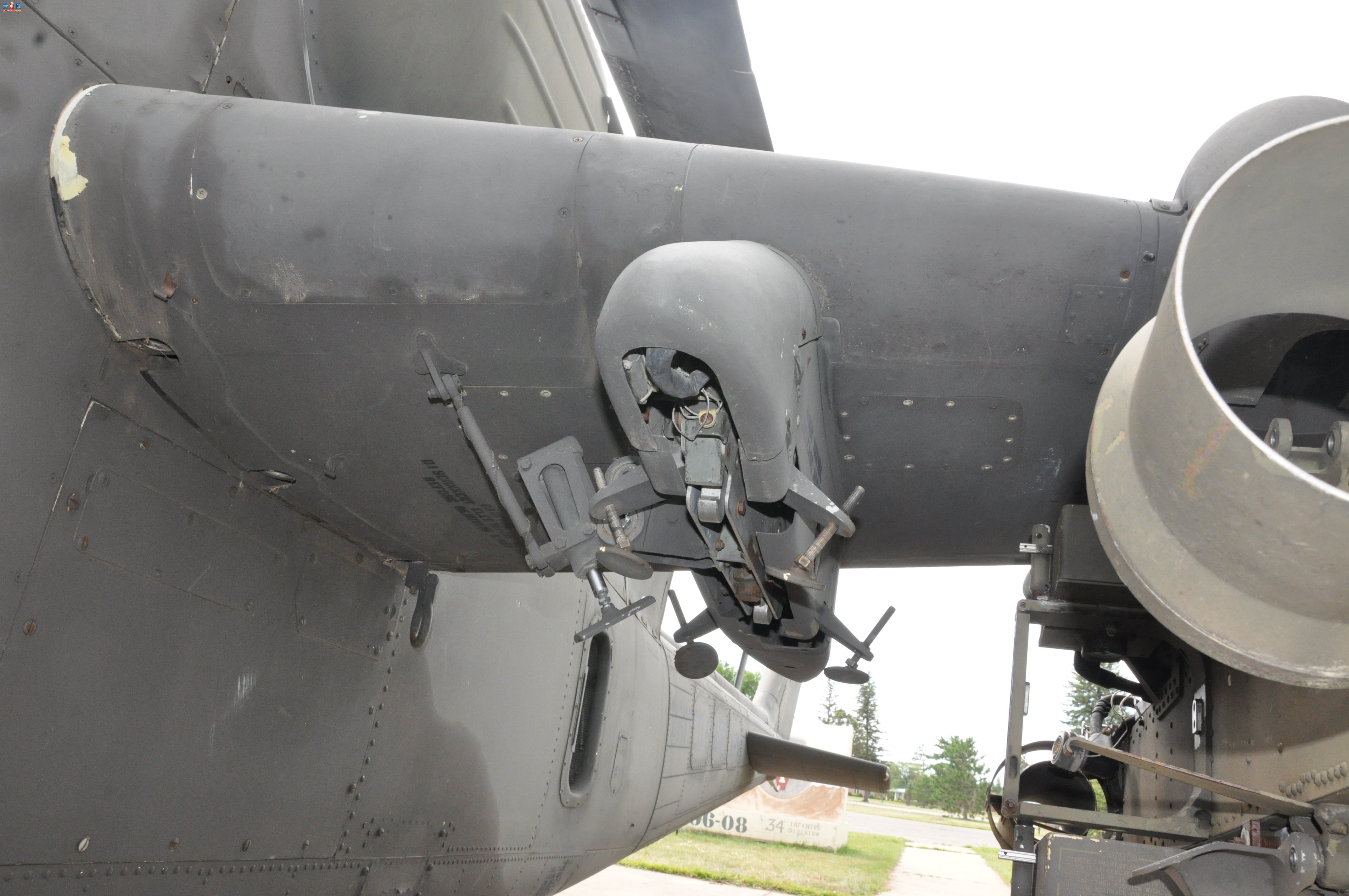  AH-1F67-15781۾
