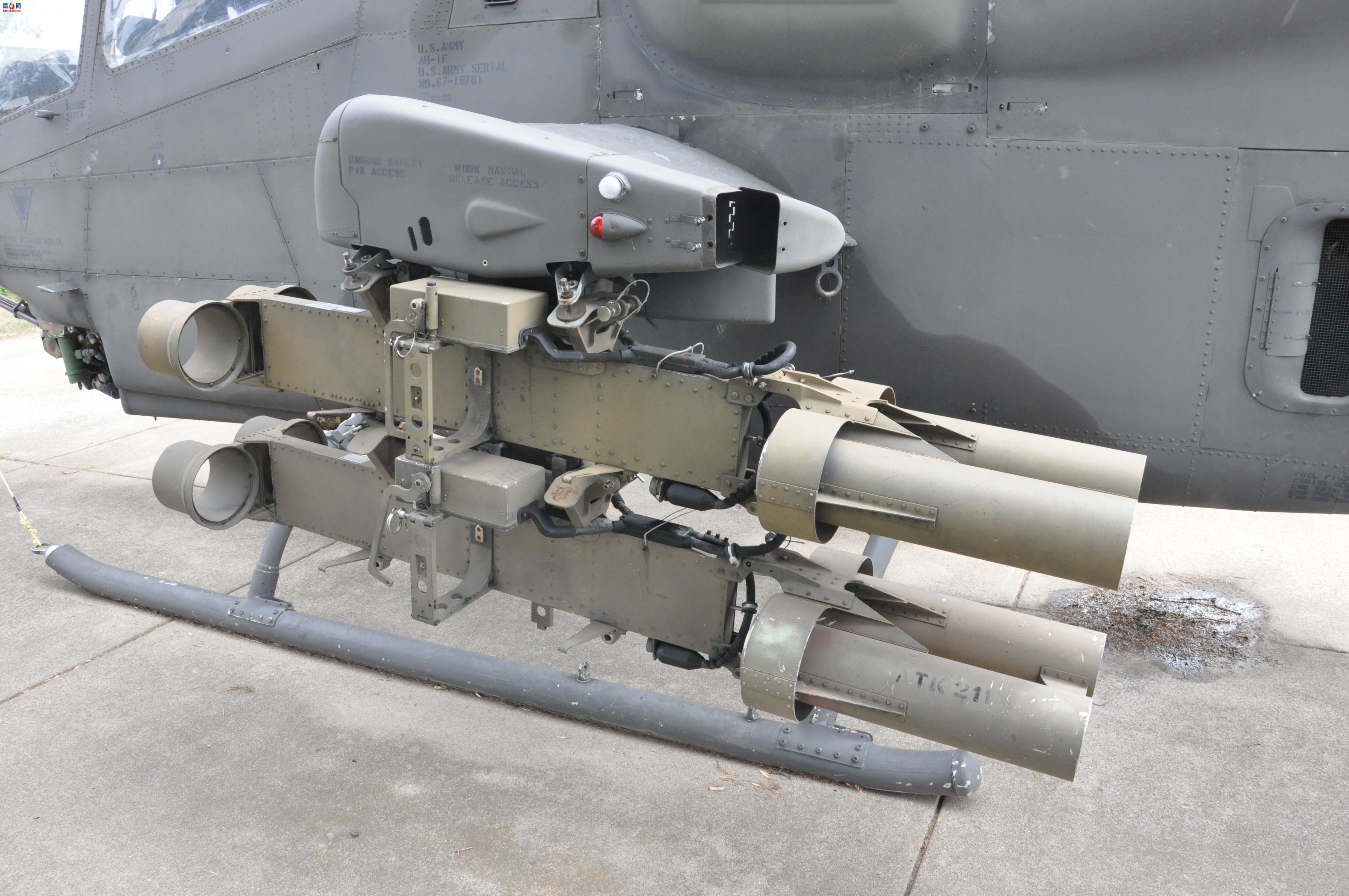  AH-1F67-15781۾