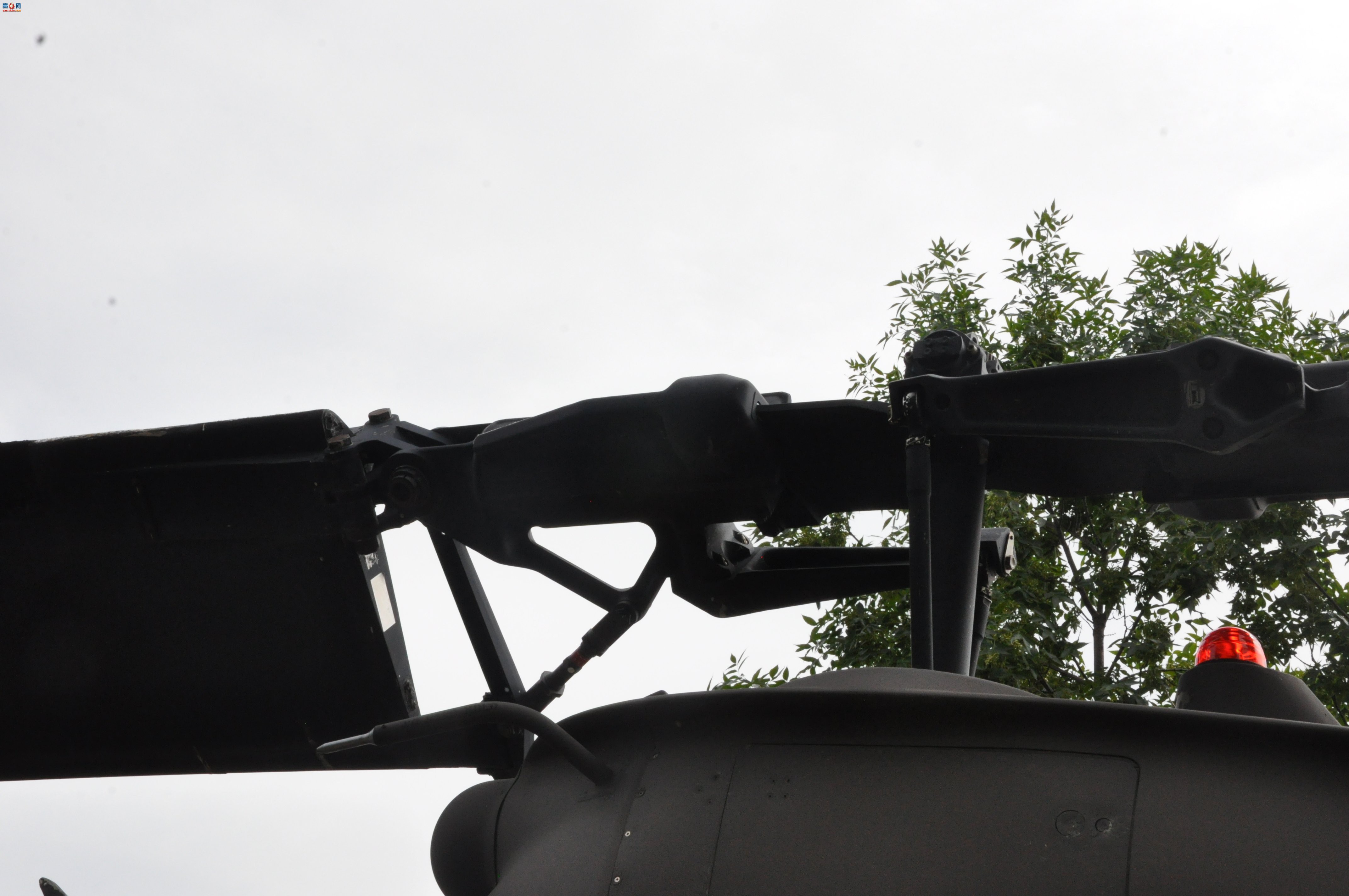  AH-1F67-15781۾