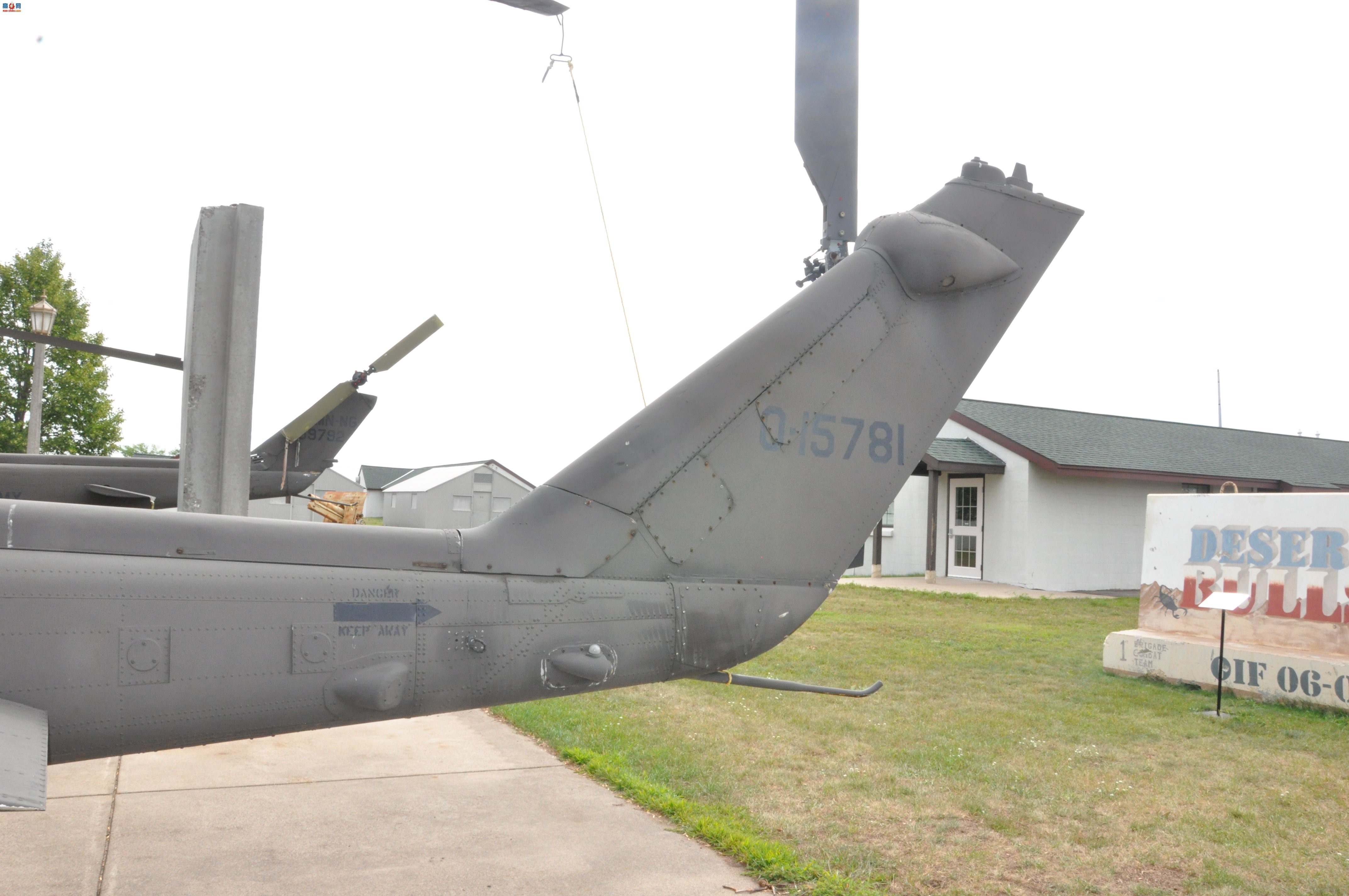  AH-1F67-15781۾