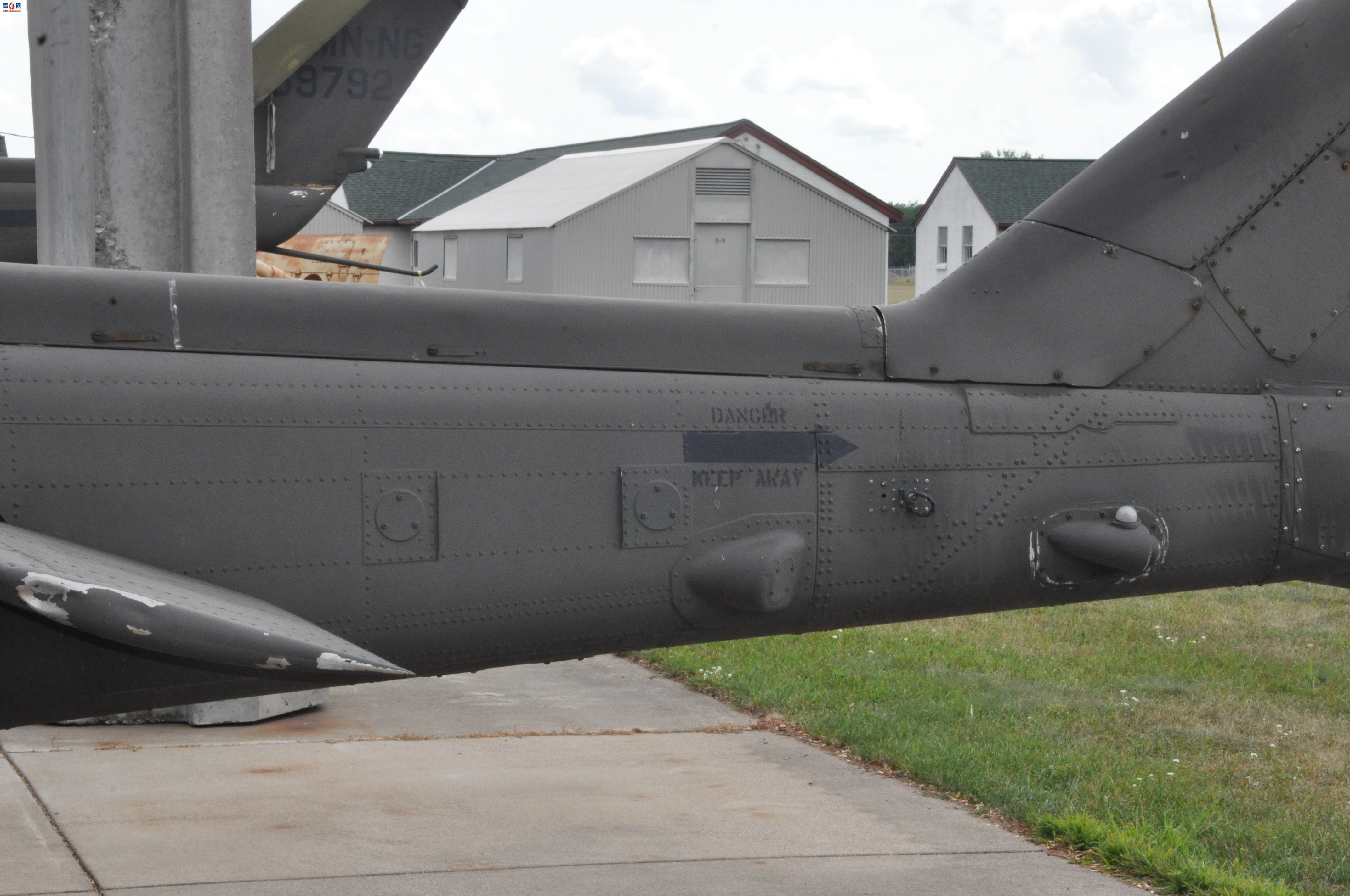  AH-1F67-15781۾