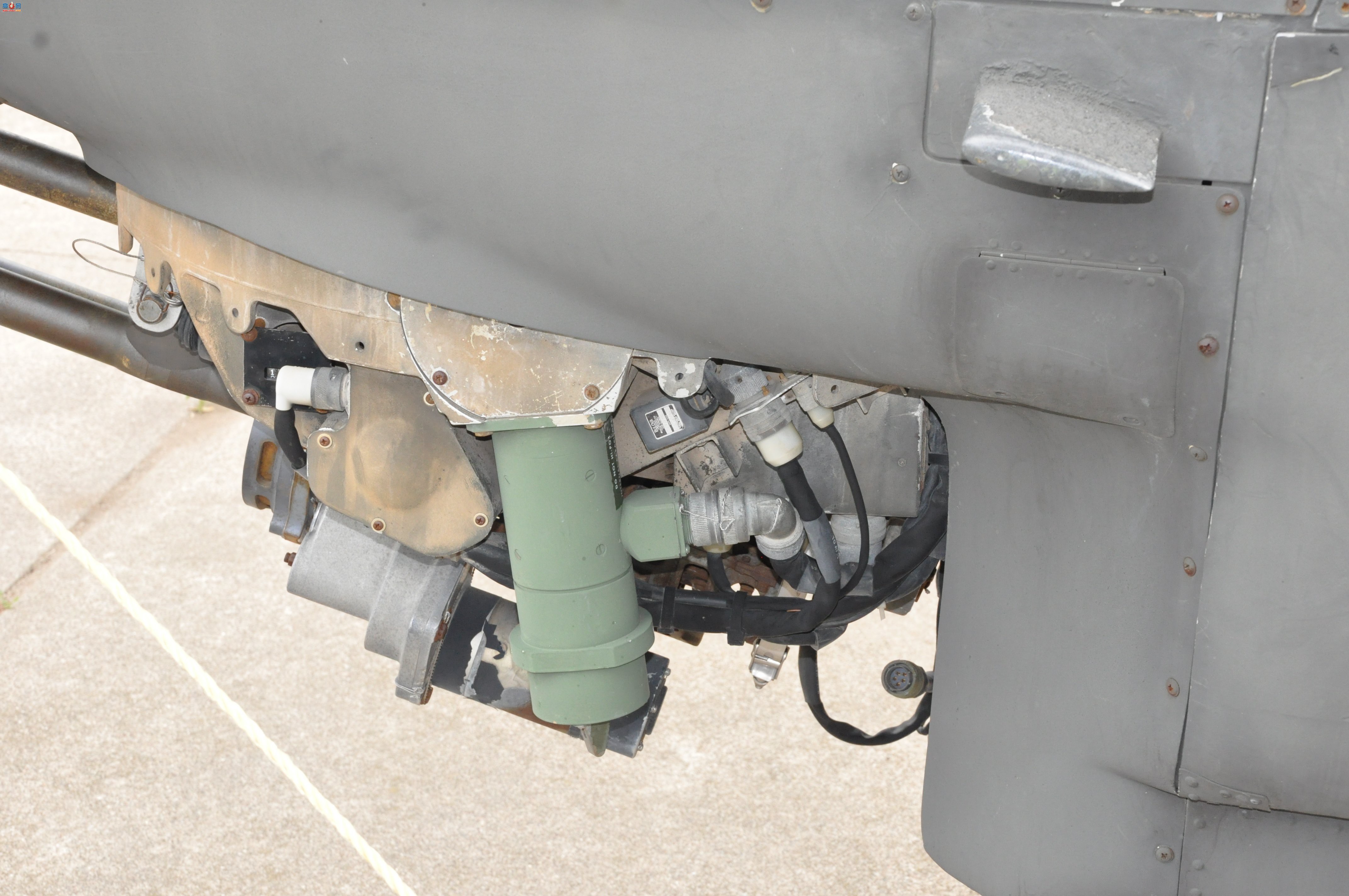  AH-1F67-15781۾