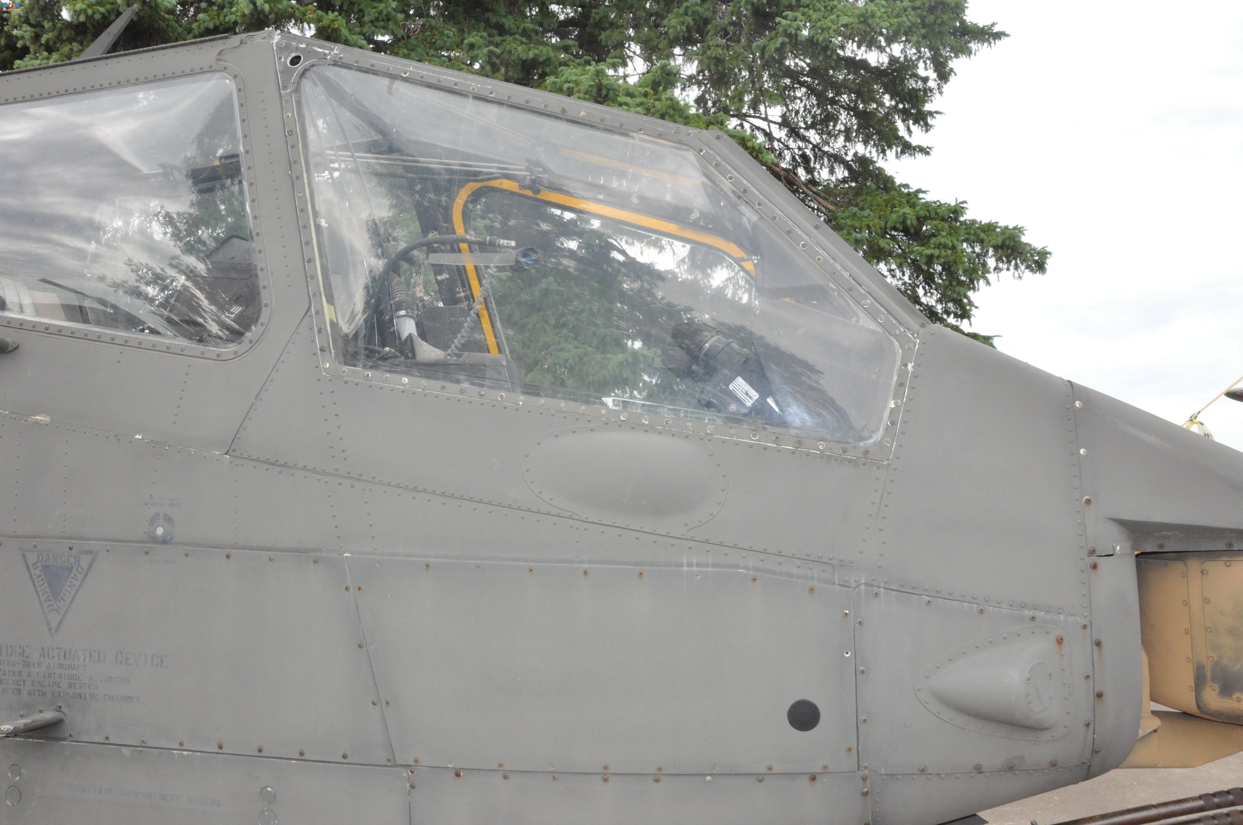  AH-1F67-15781۾