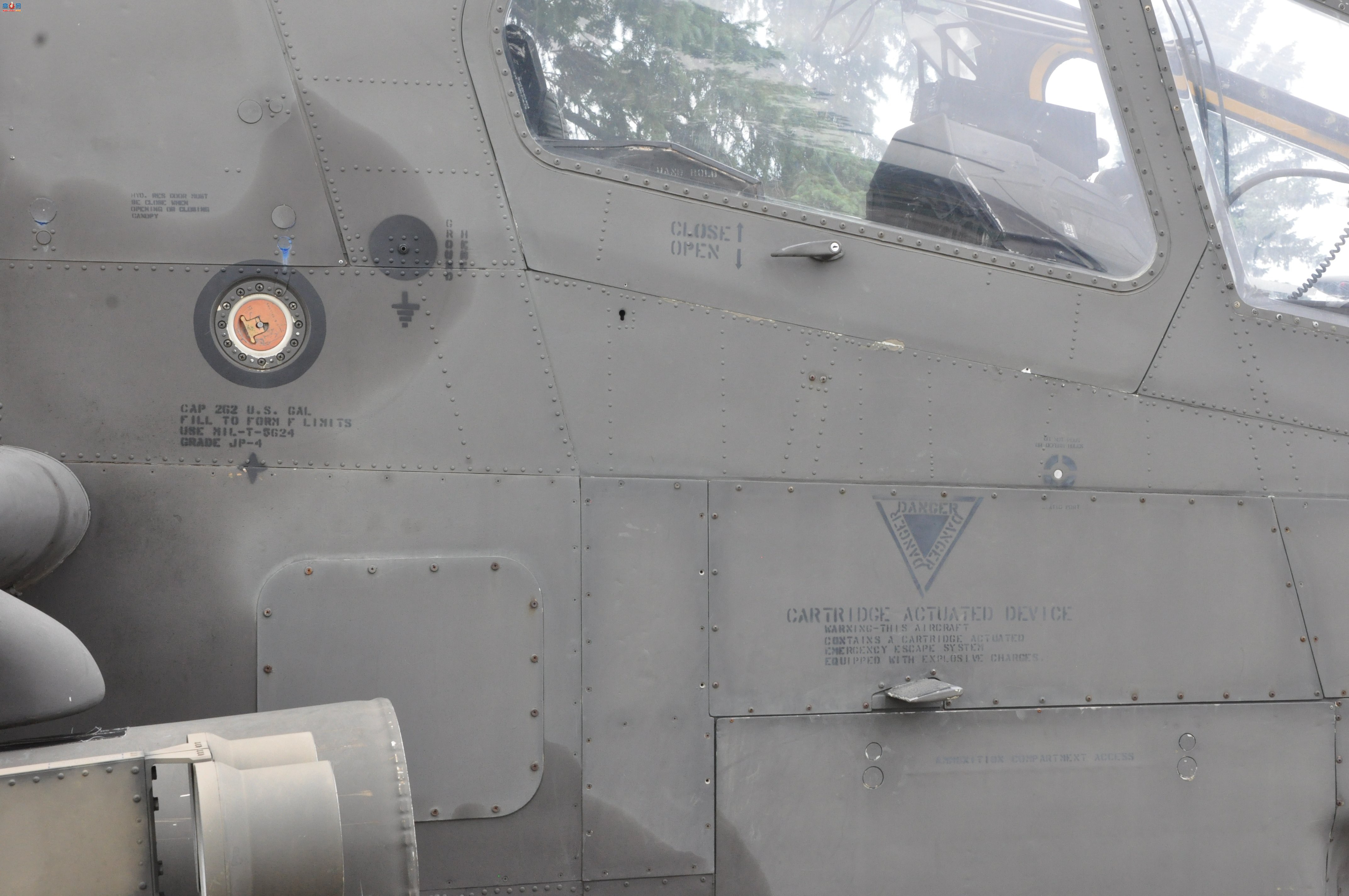  AH-1F67-15781۾