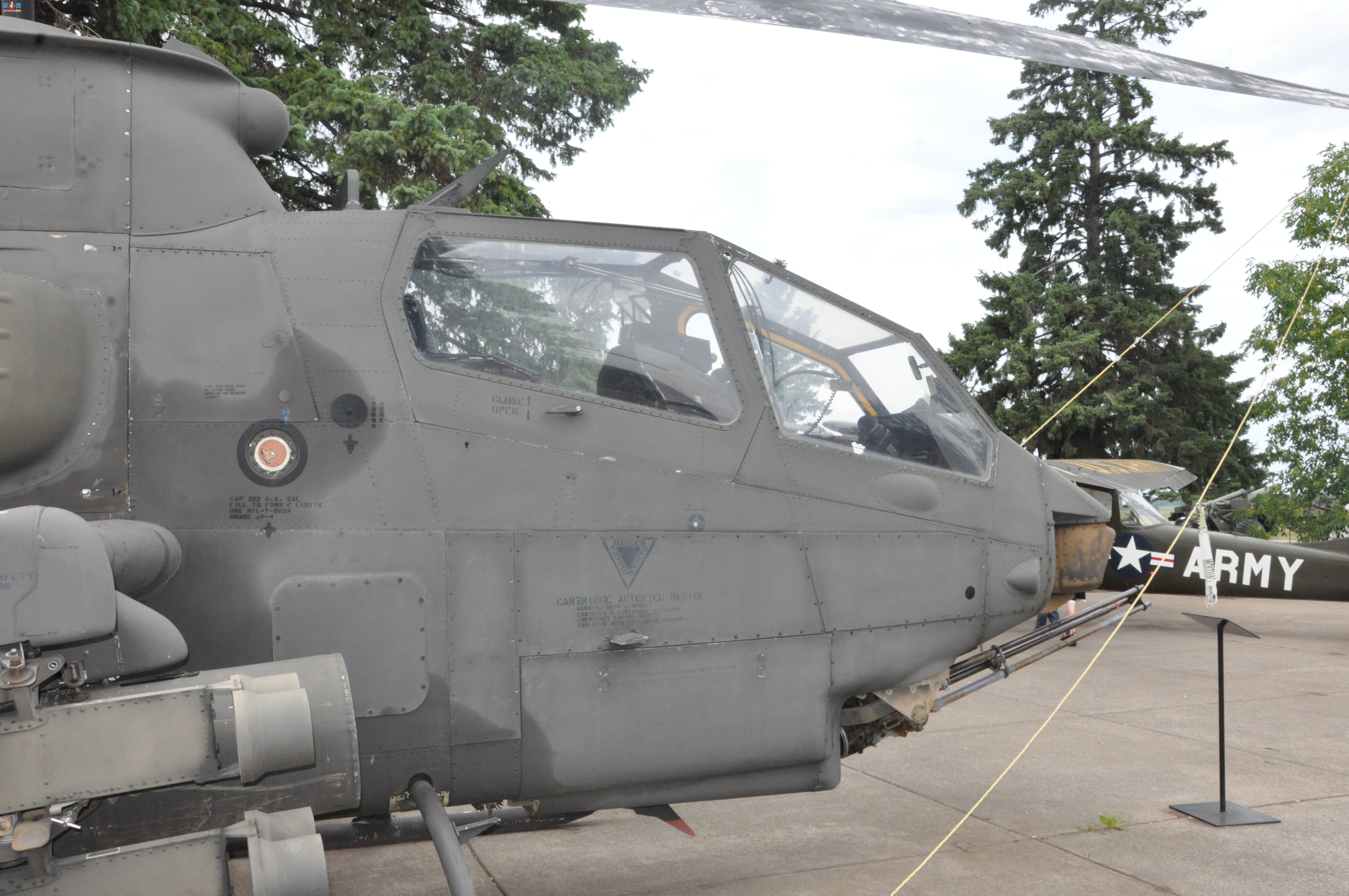  AH-1F67-15781۾
