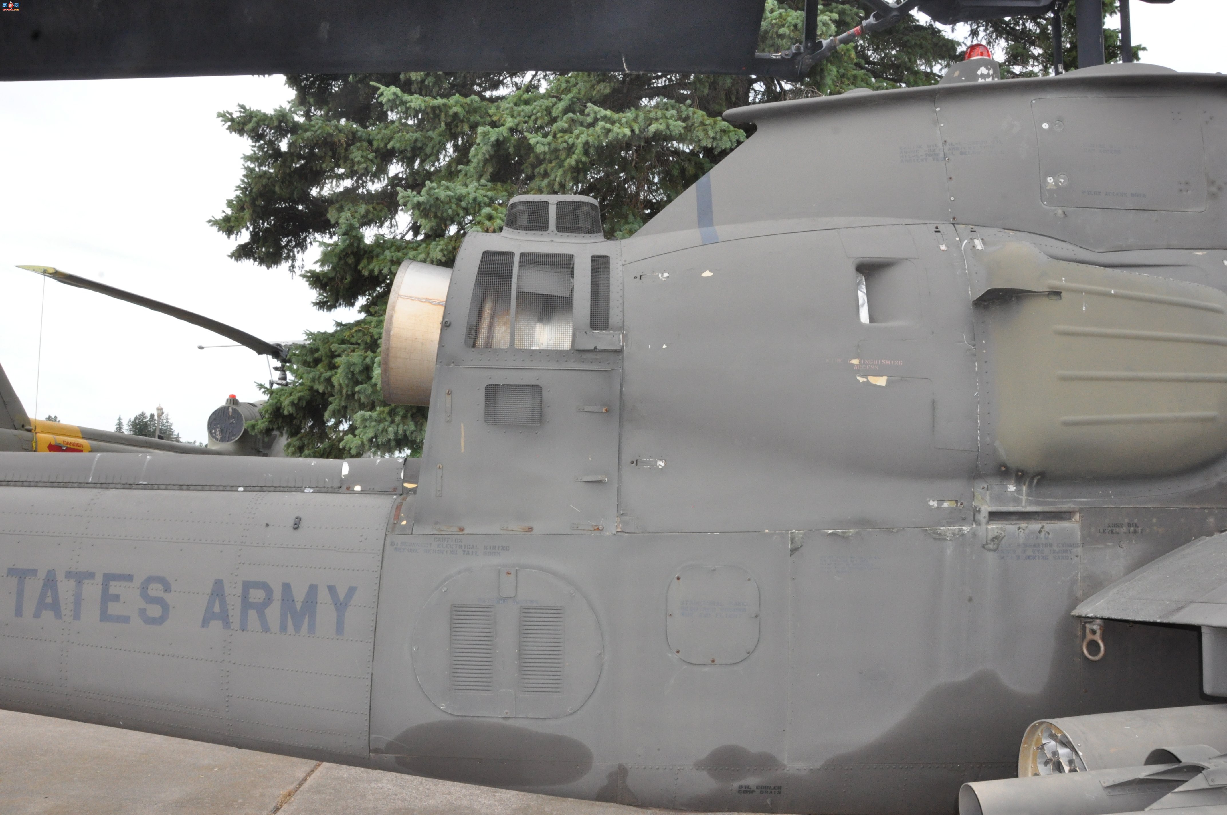  AH-1F67-15781۾