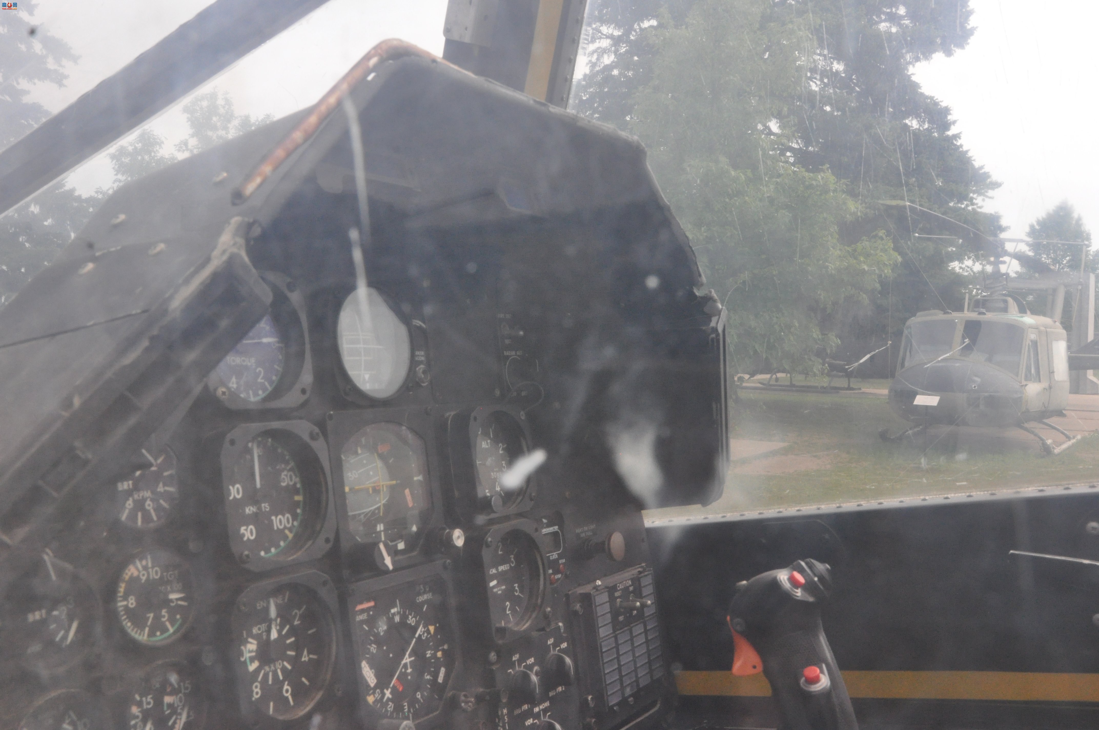  AH-1G۾ߣǰ