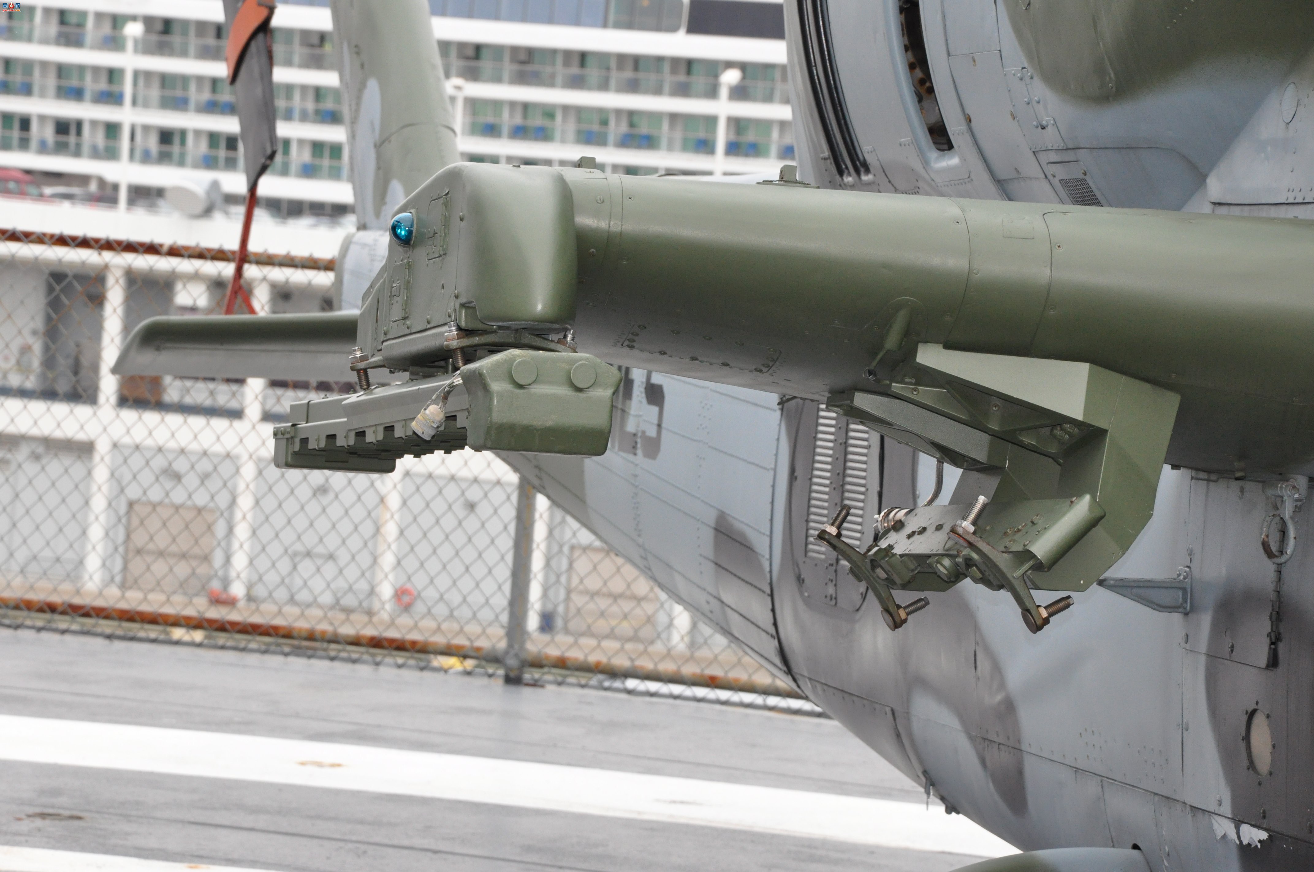  AH-1J159218۾