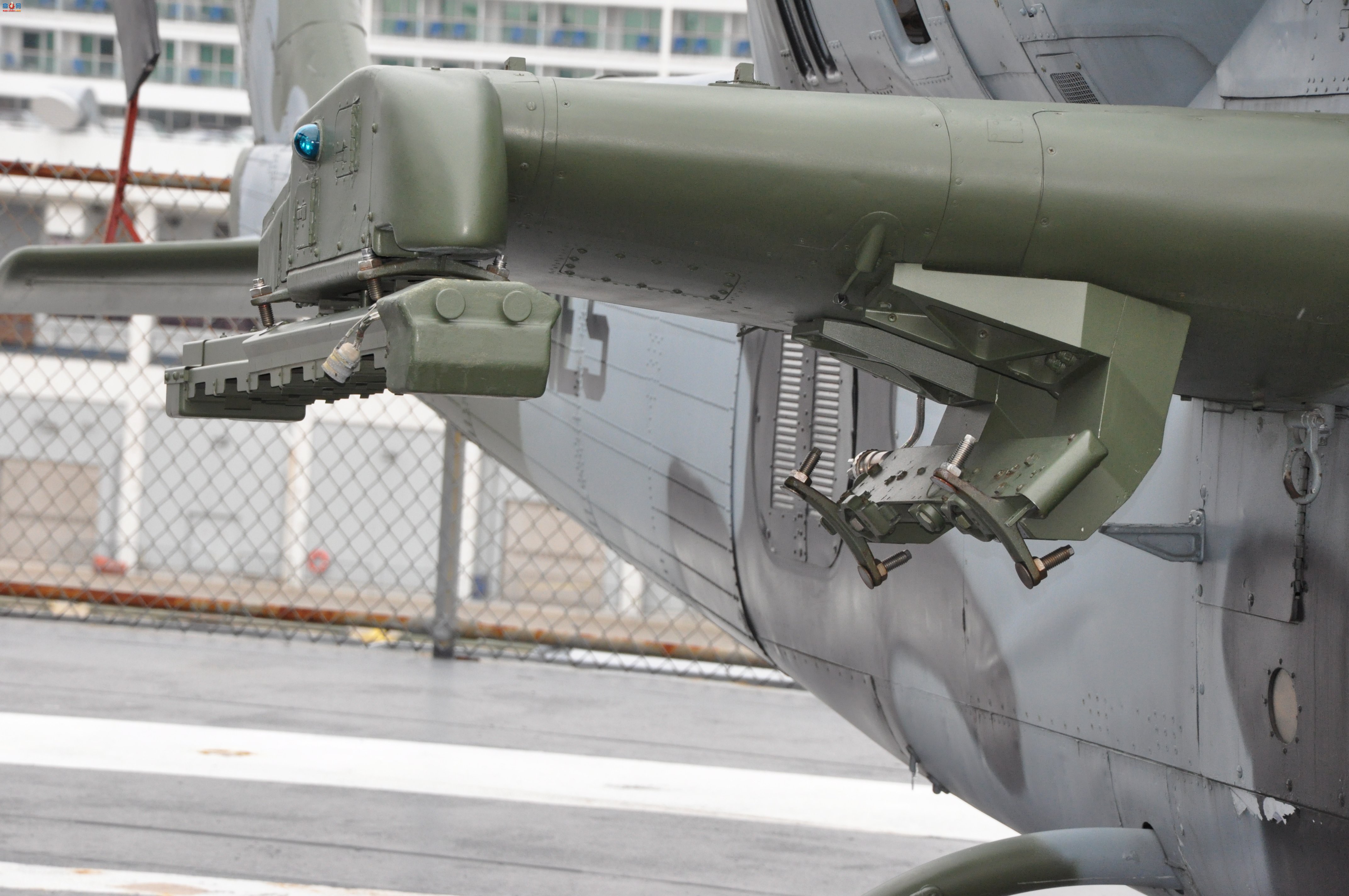  AH-1J159218۾