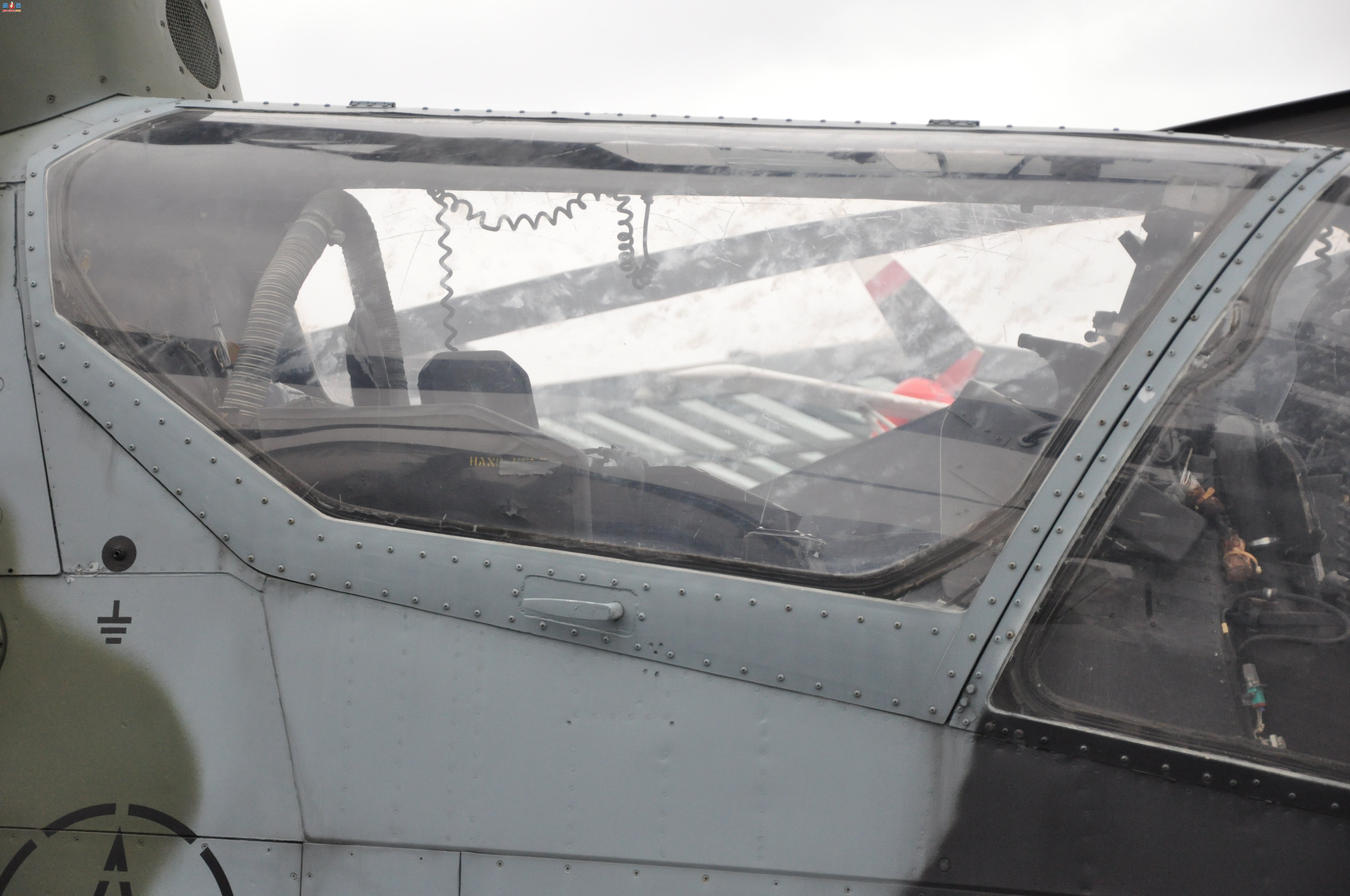  AH-1J159218۾