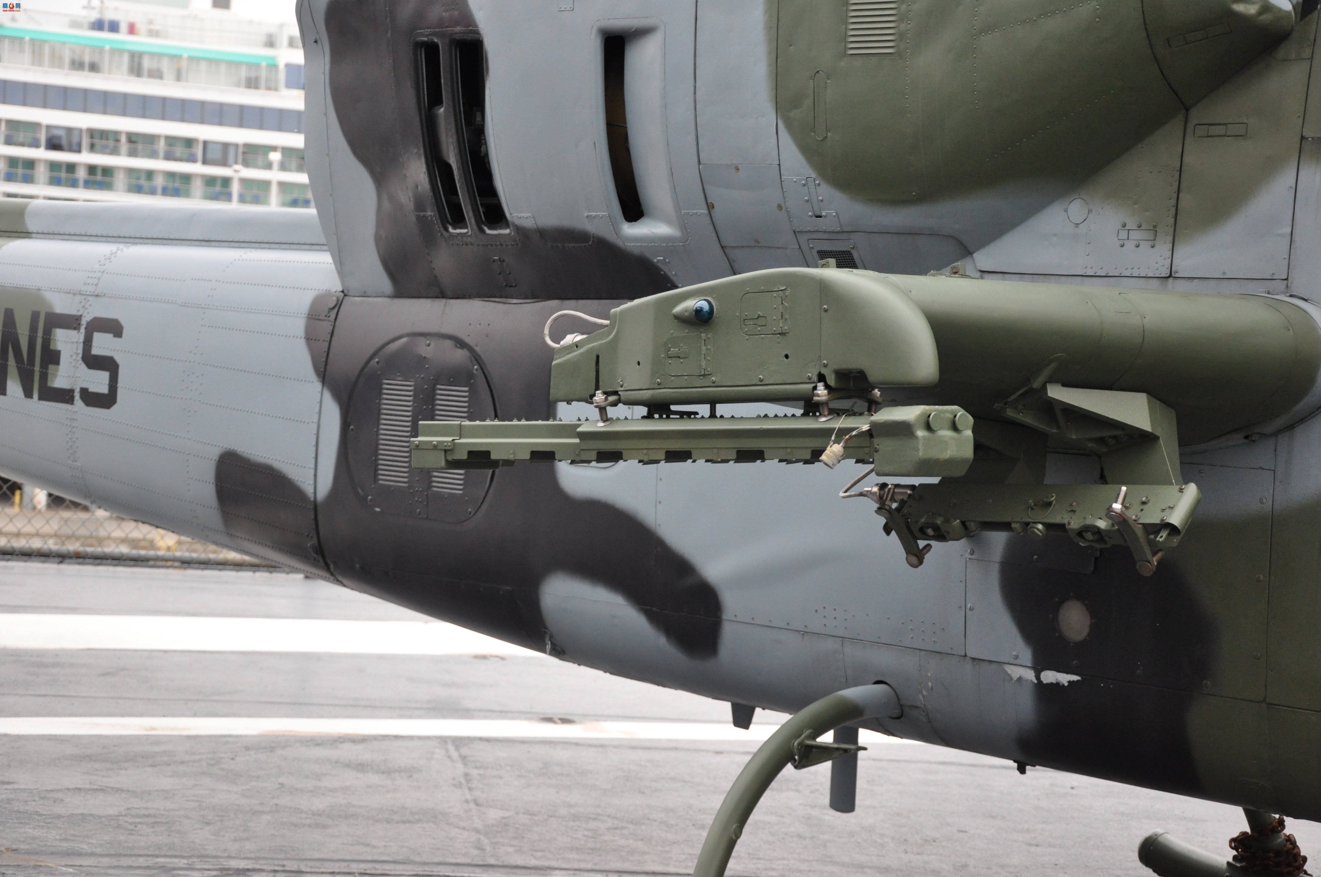  AH-1J159218۾
