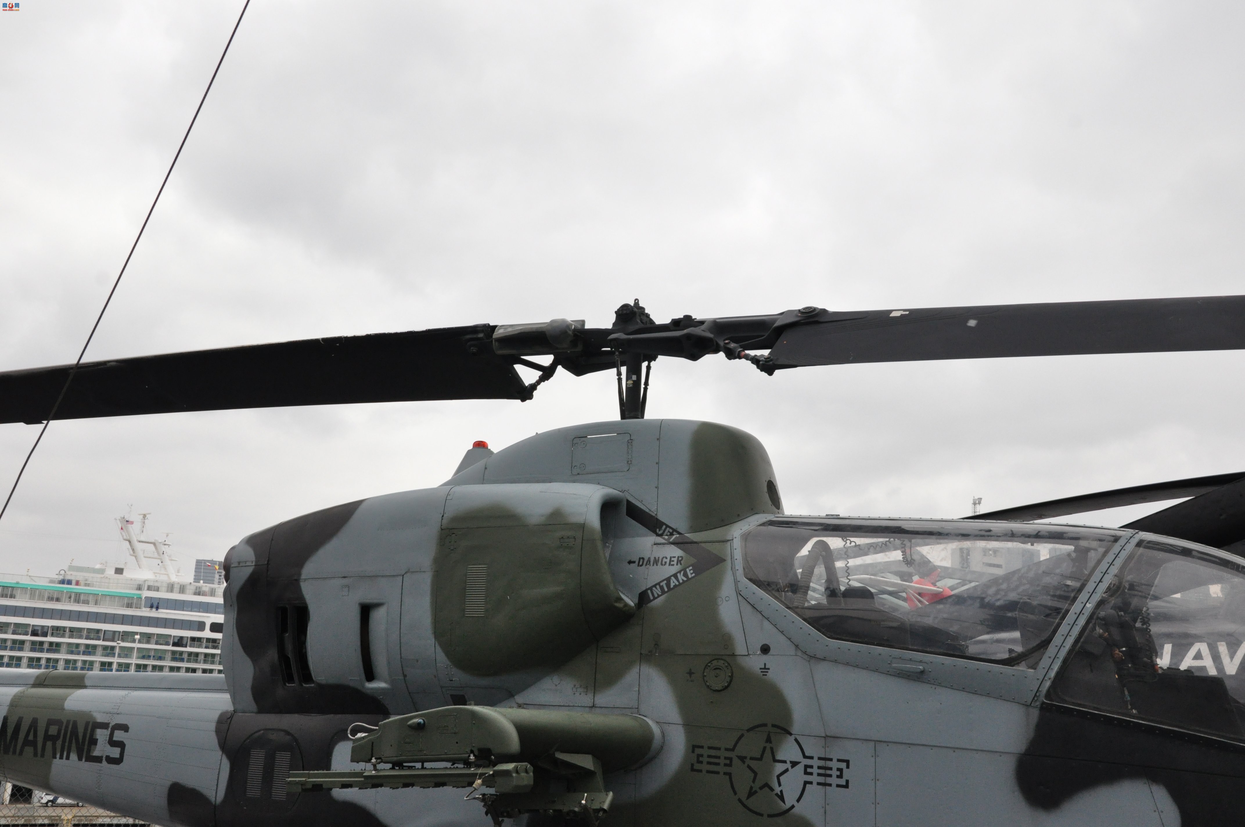  AH-1J159218۾