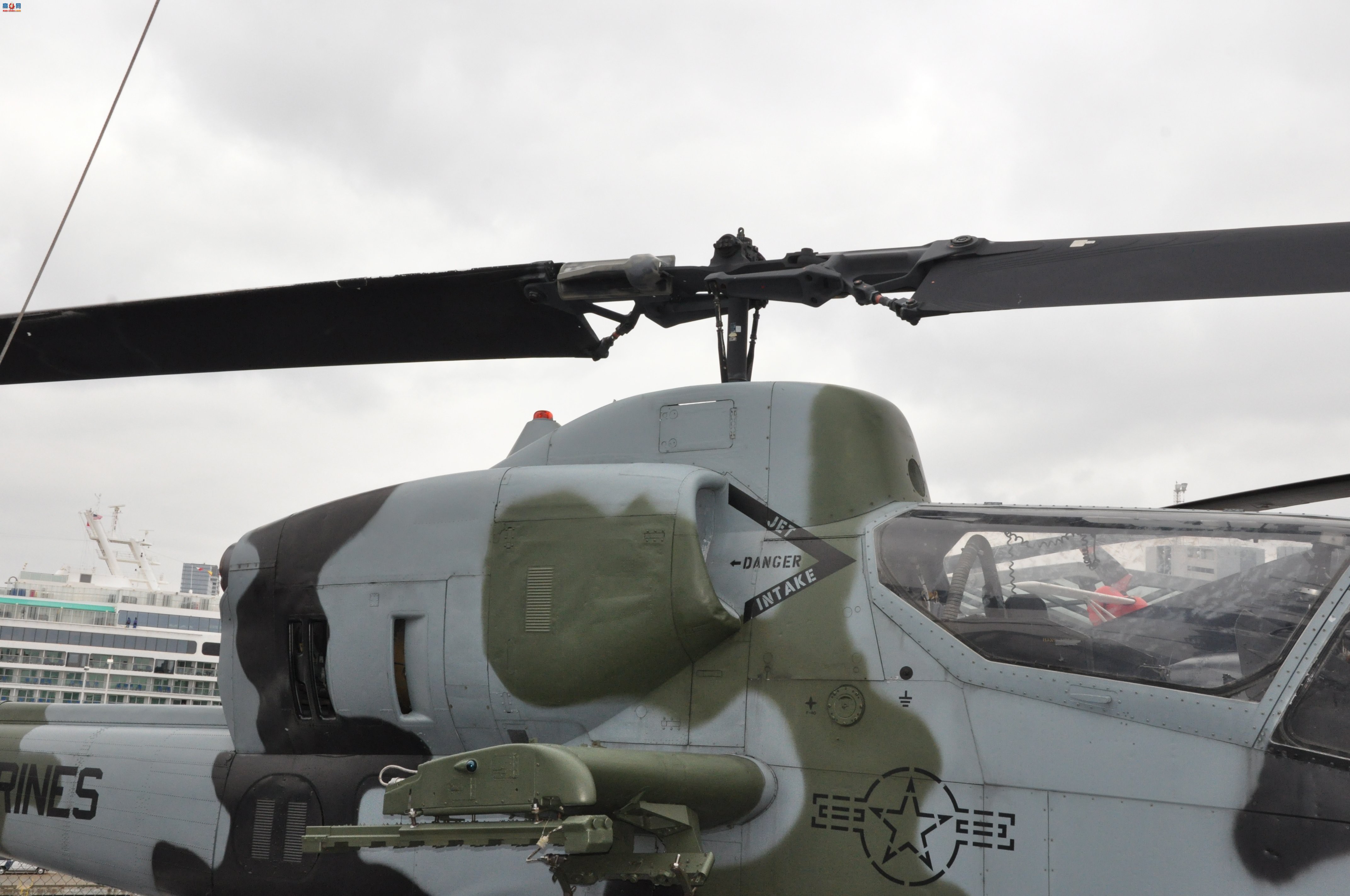  AH-1J159218۾
