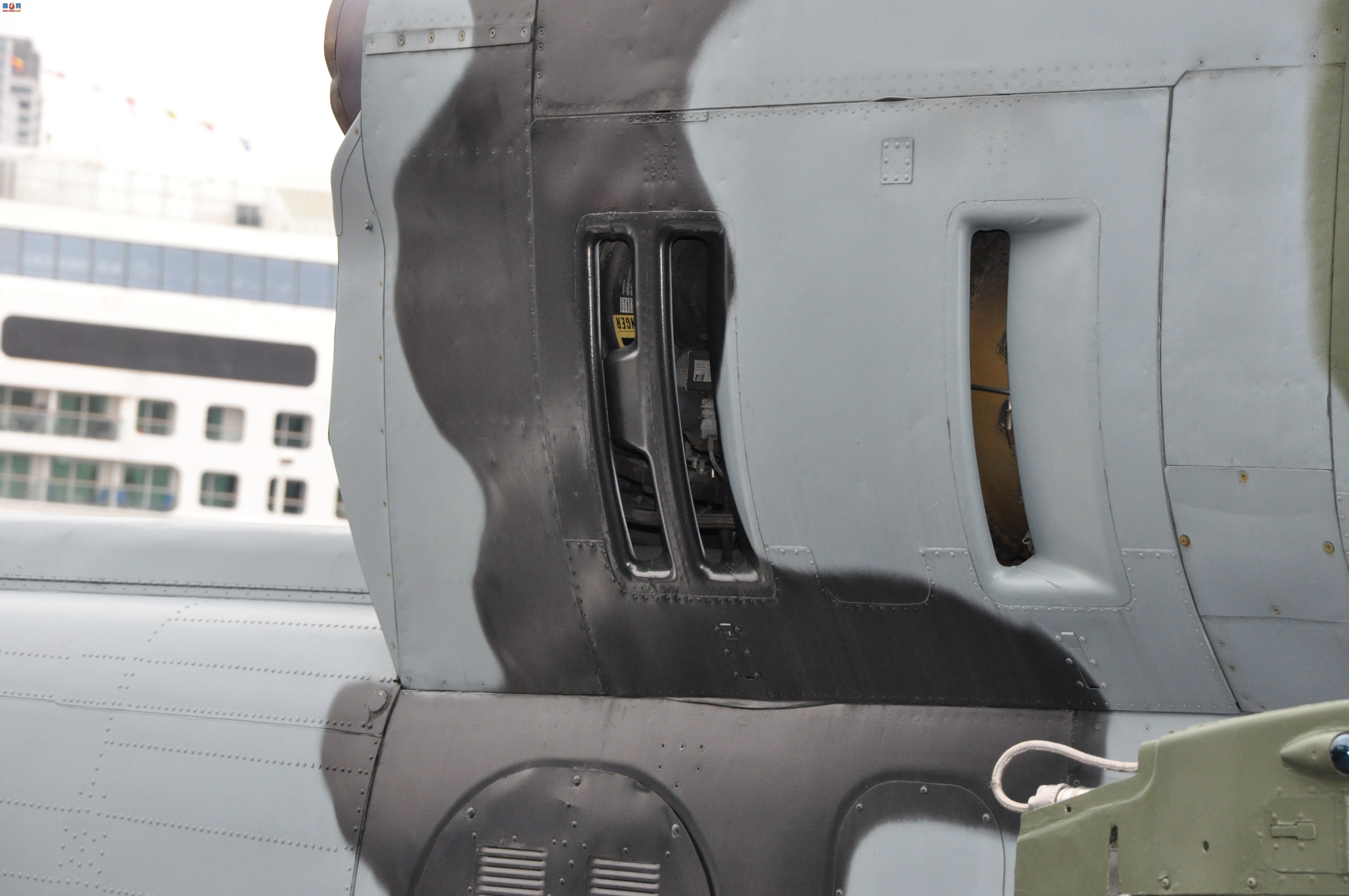  AH-1J159218۾