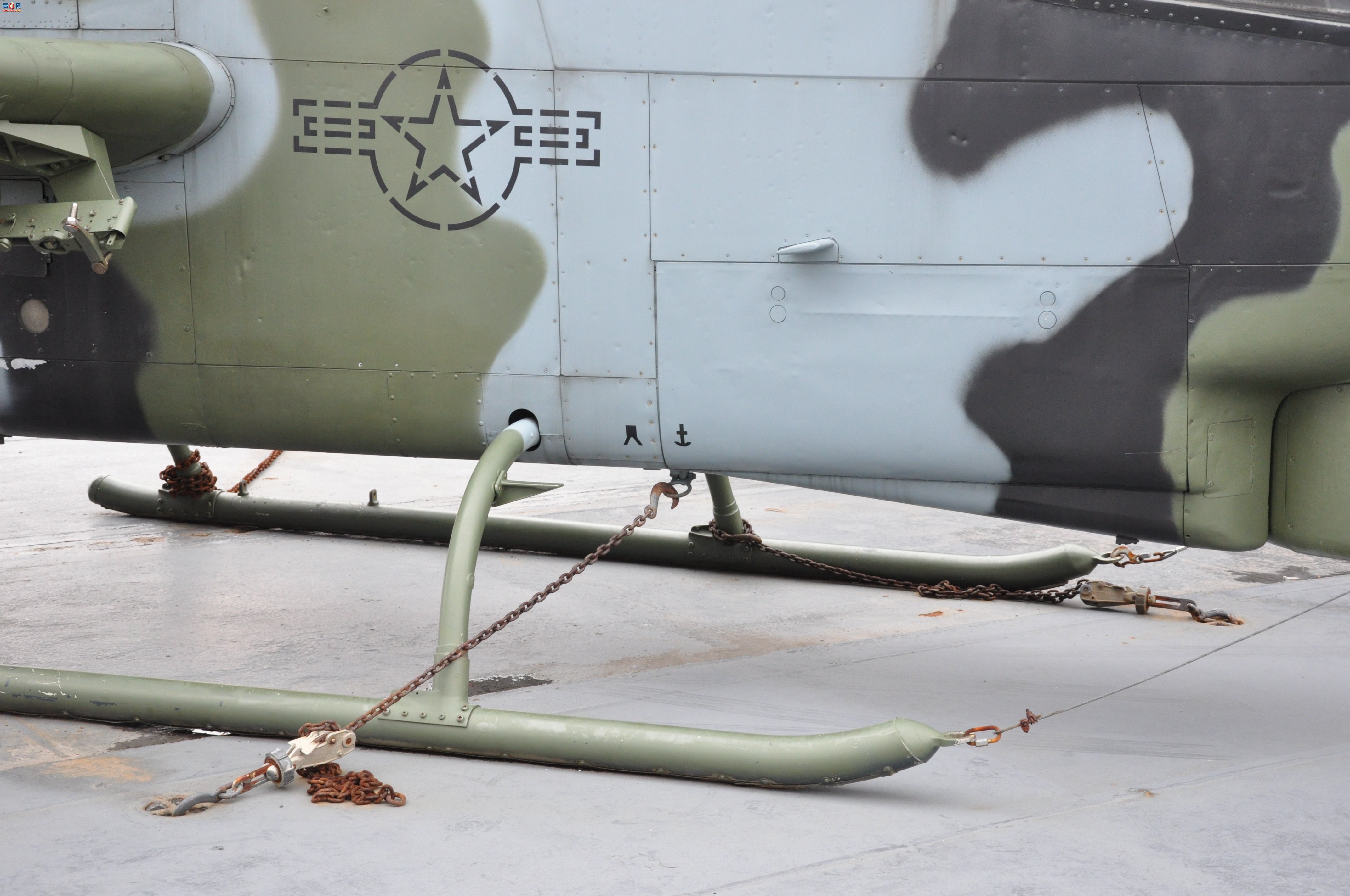  AH-1J159218۾