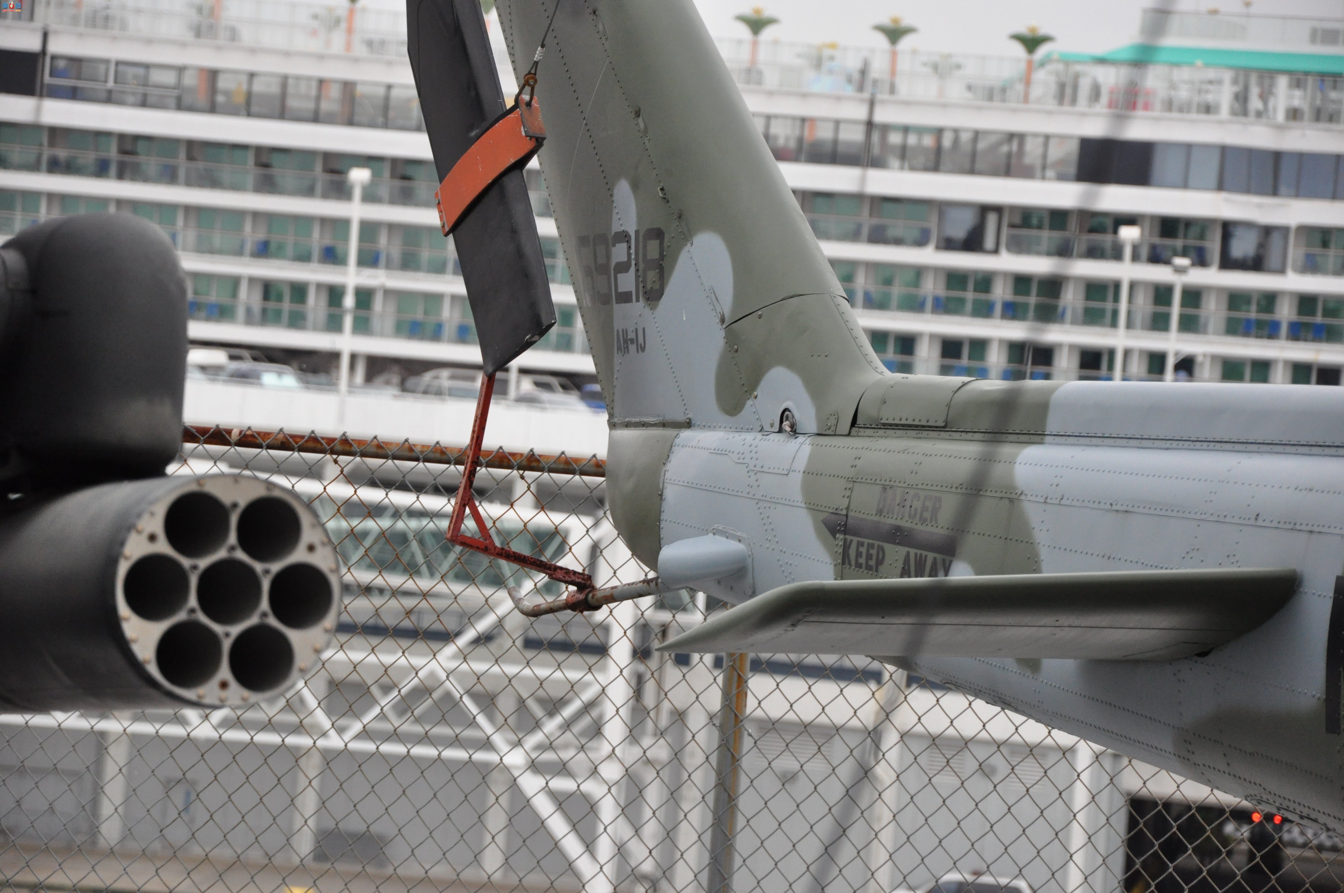  AH-1J159218۾