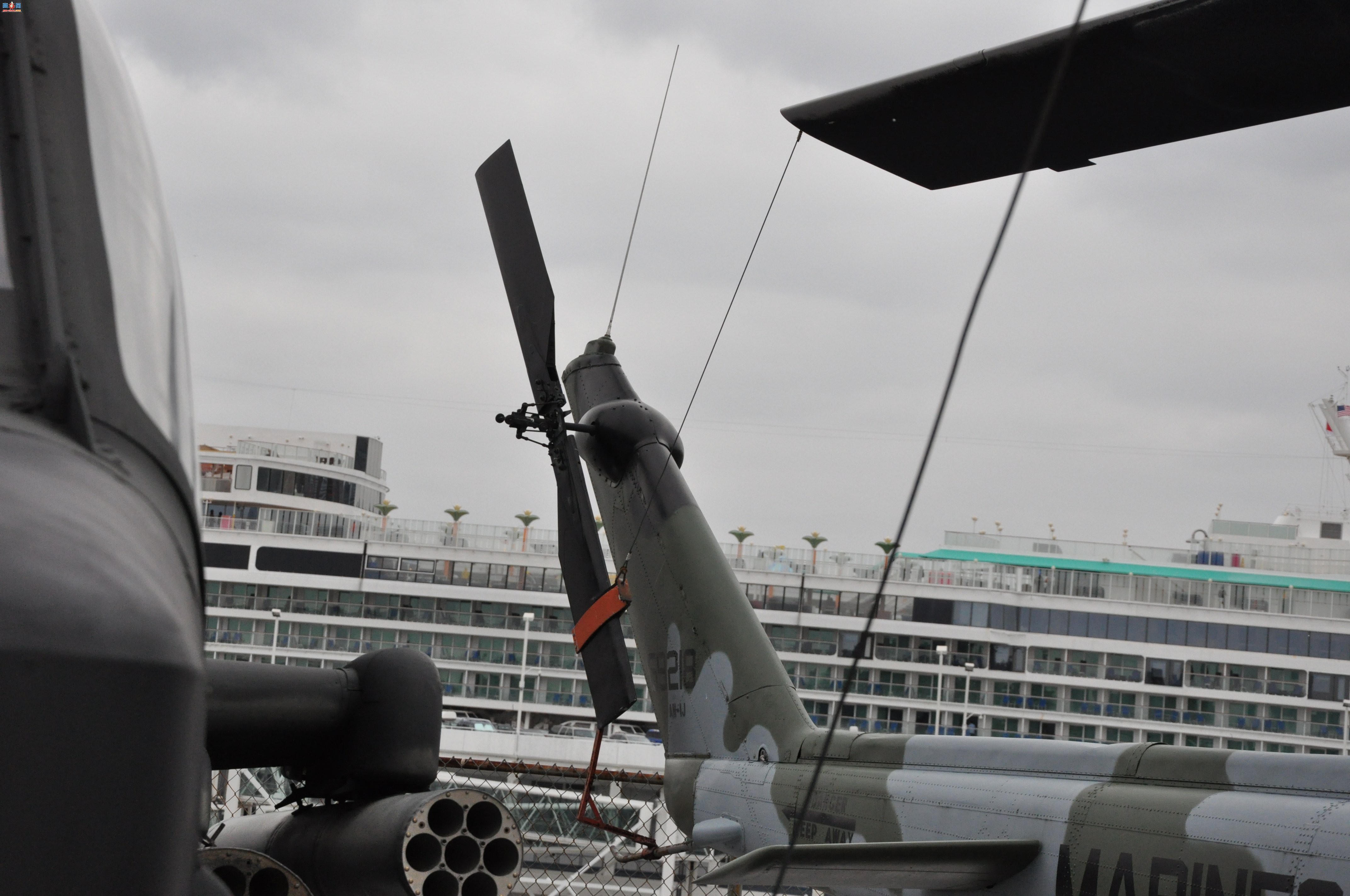  AH-1J159218۾