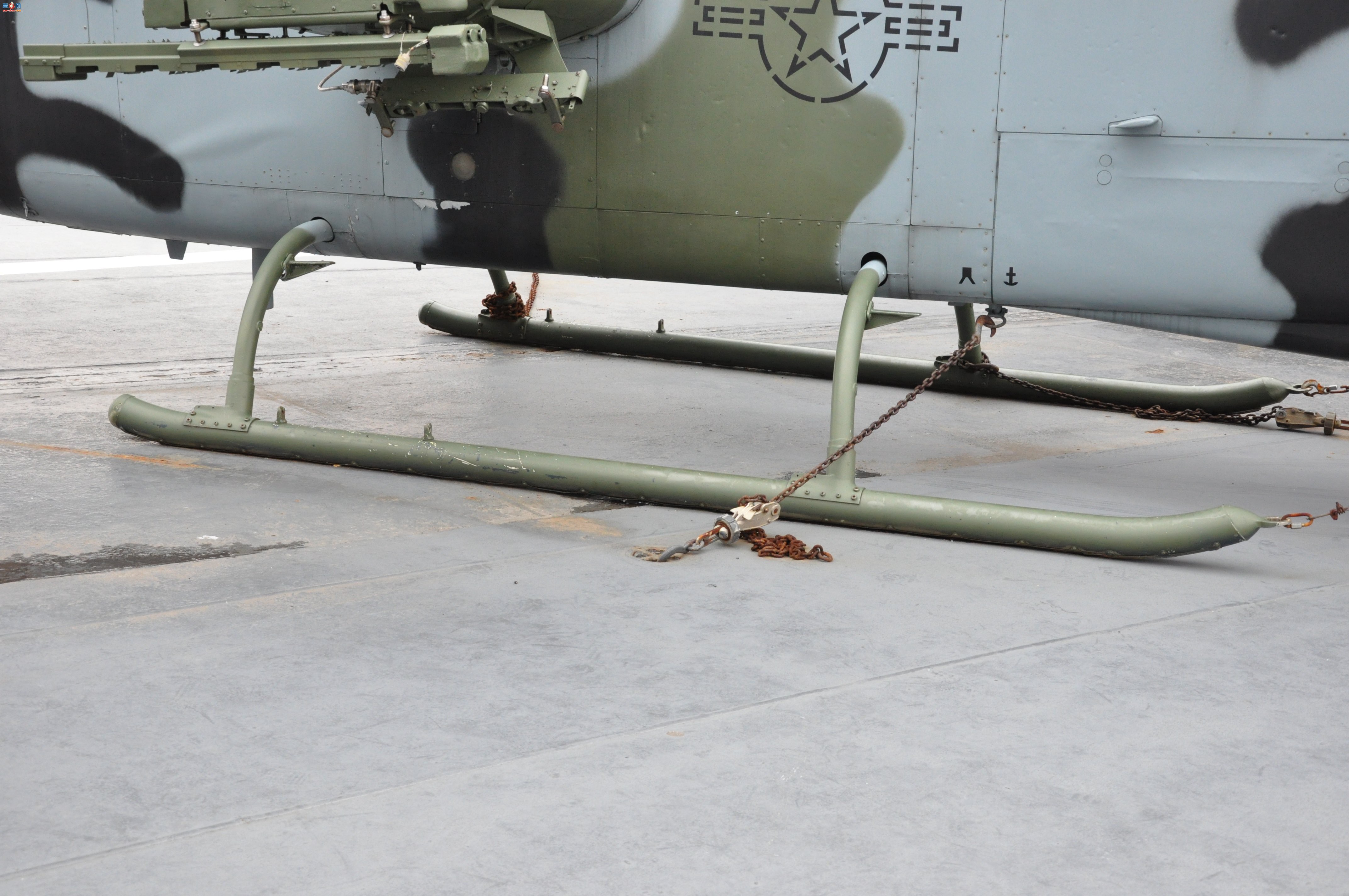  AH-1J159218۾
