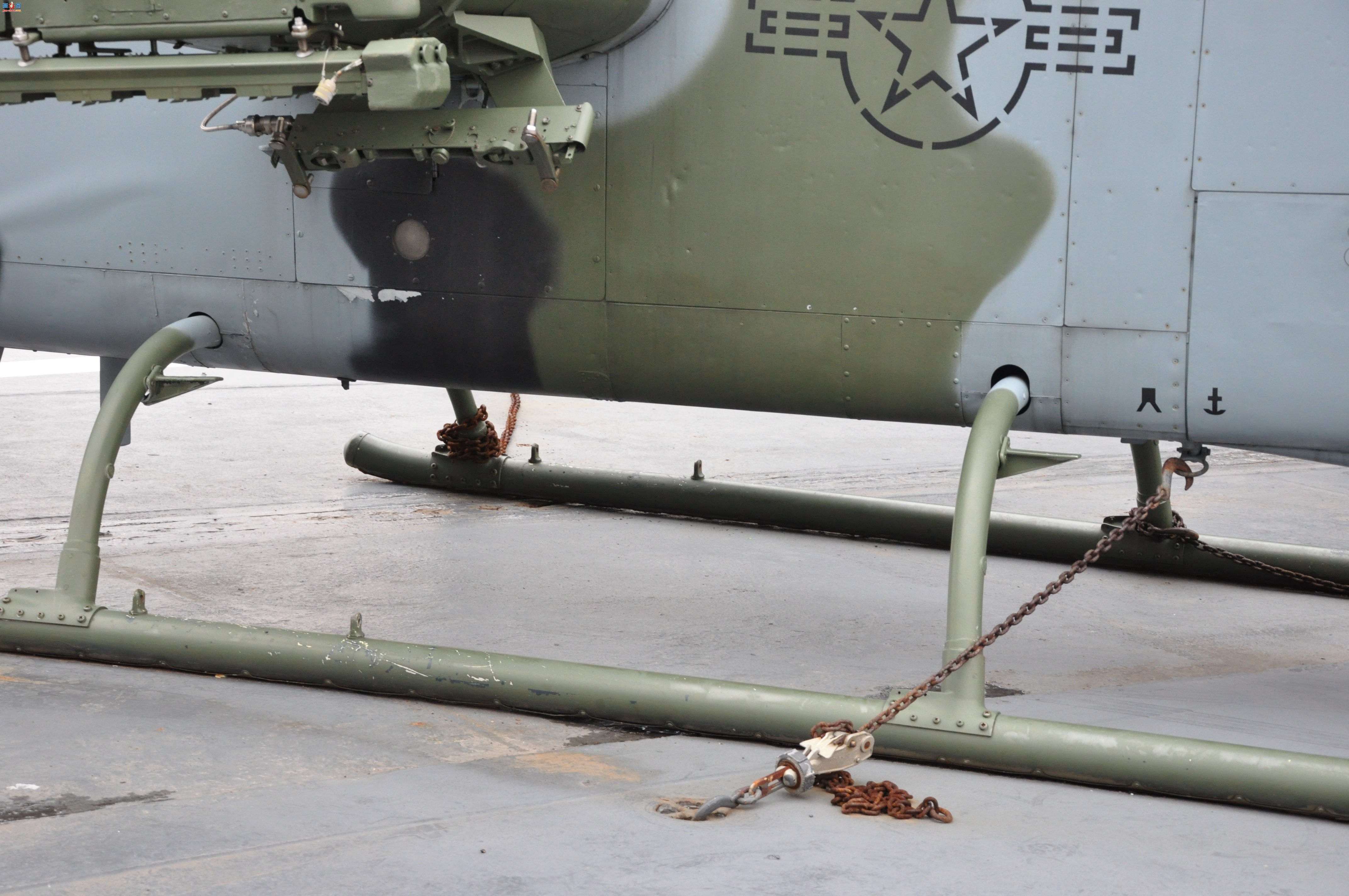  AH-1J159218۾