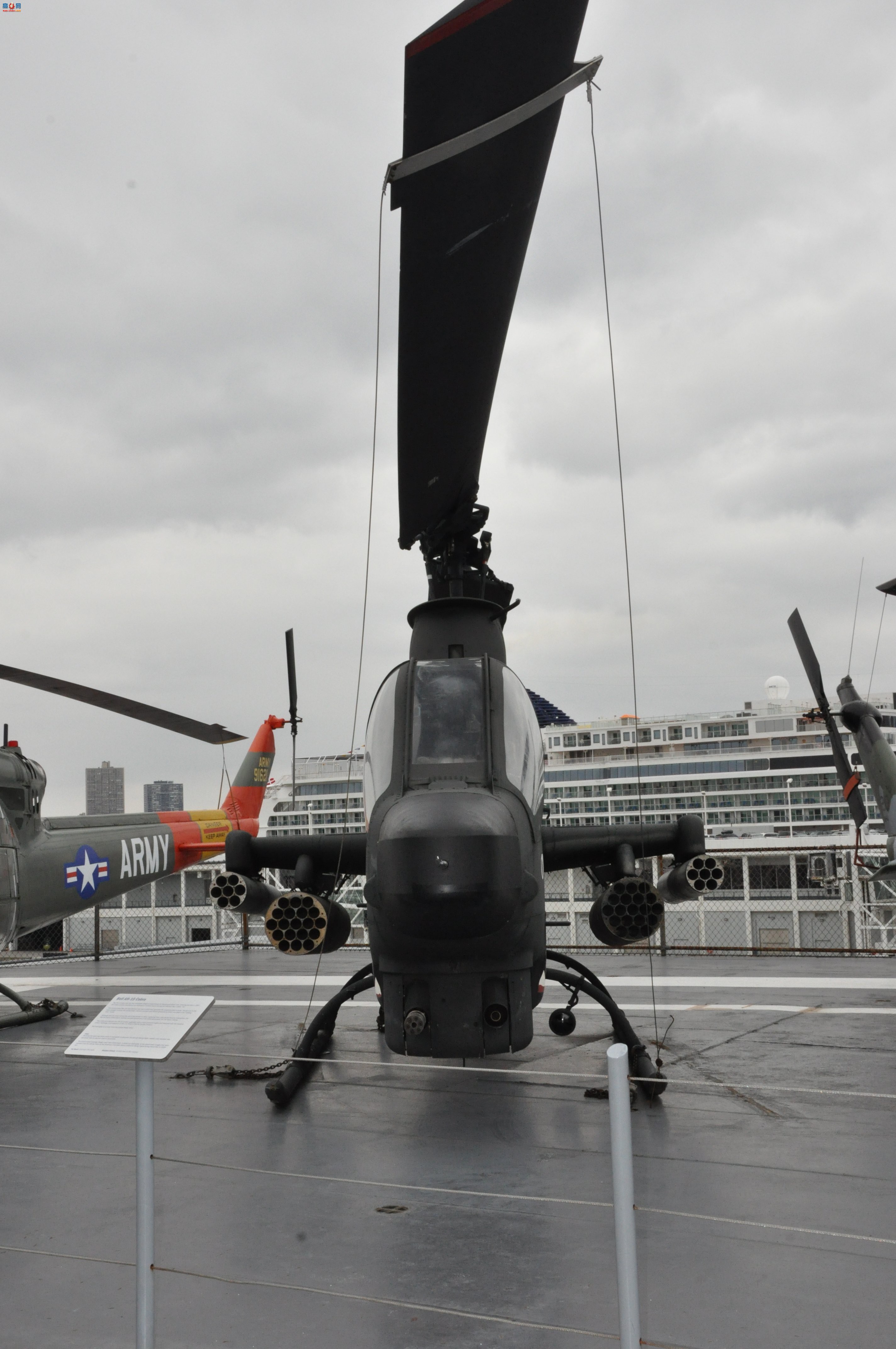  AH-1S70-15956۾
