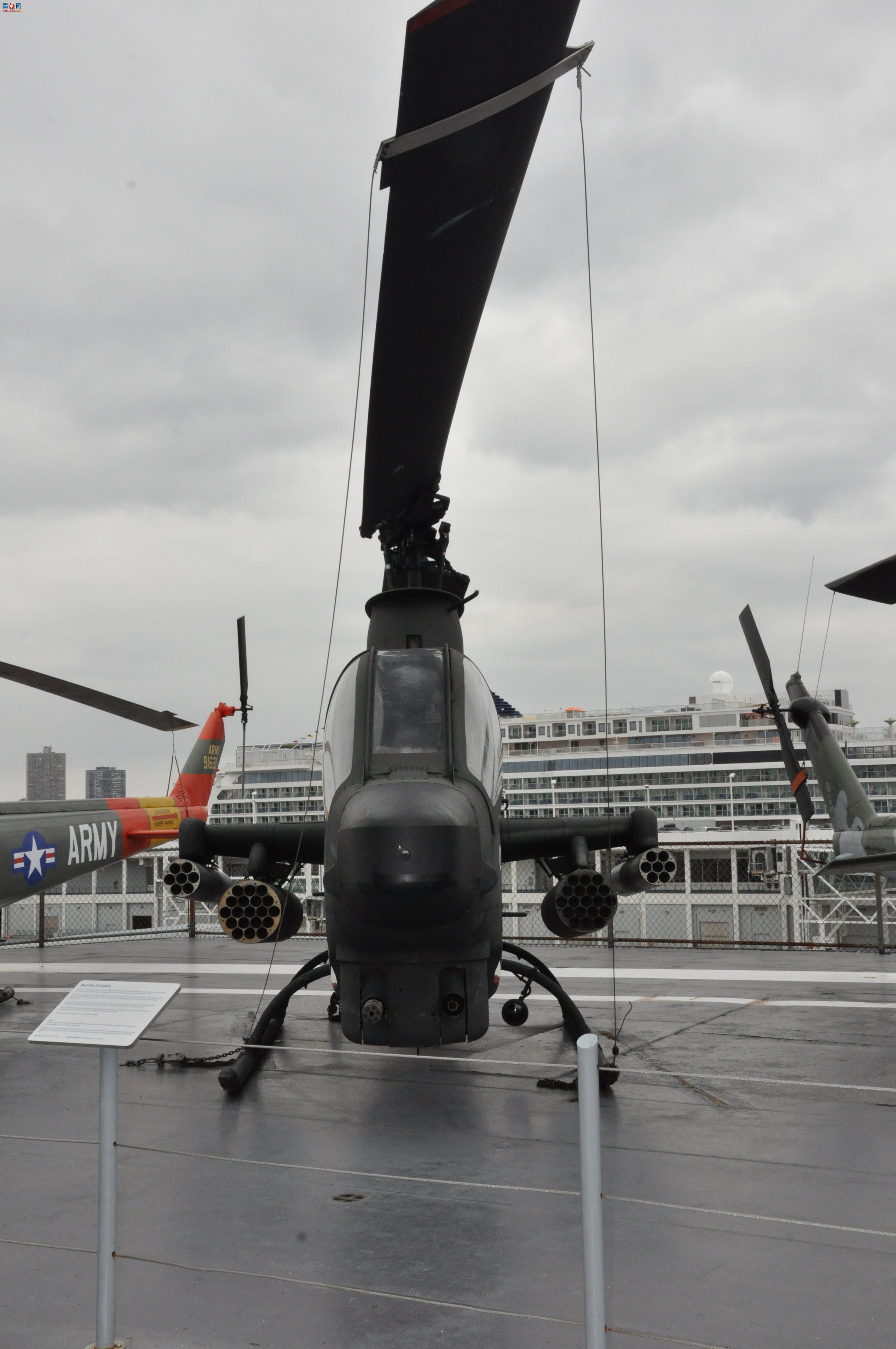  AH-1S70-15956۾