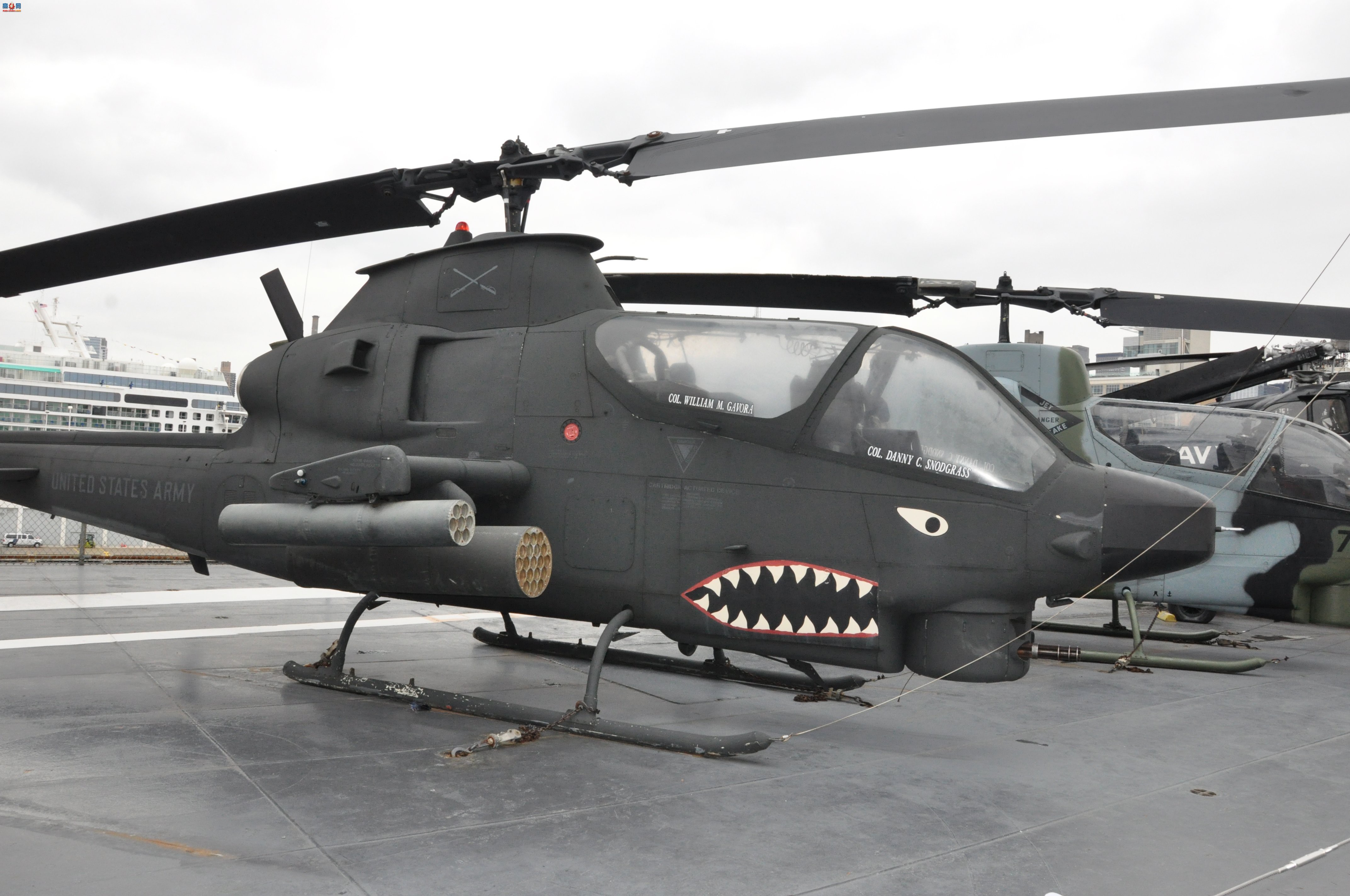  AH-1S70-15956۾