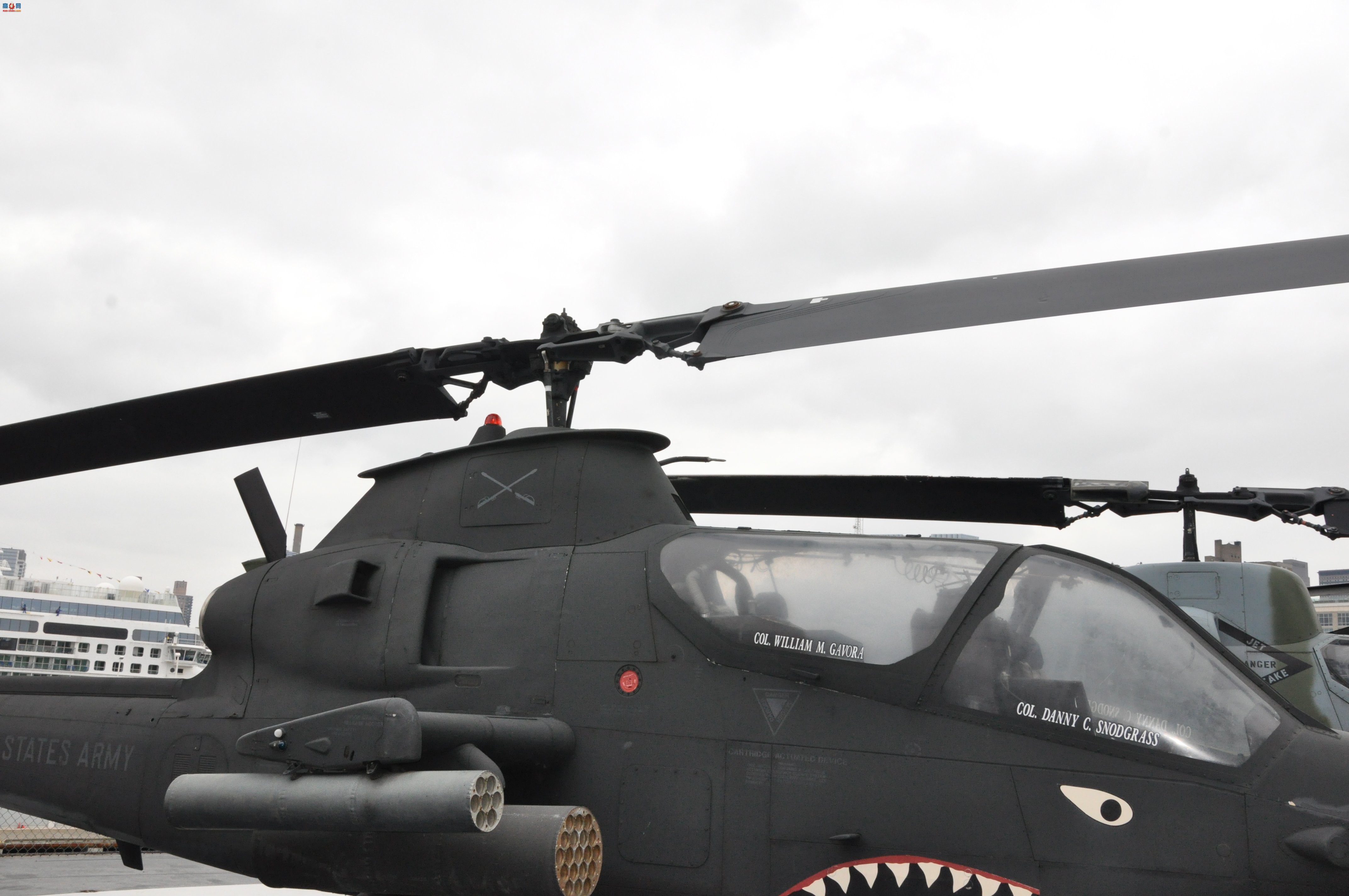  AH-1S70-15956۾