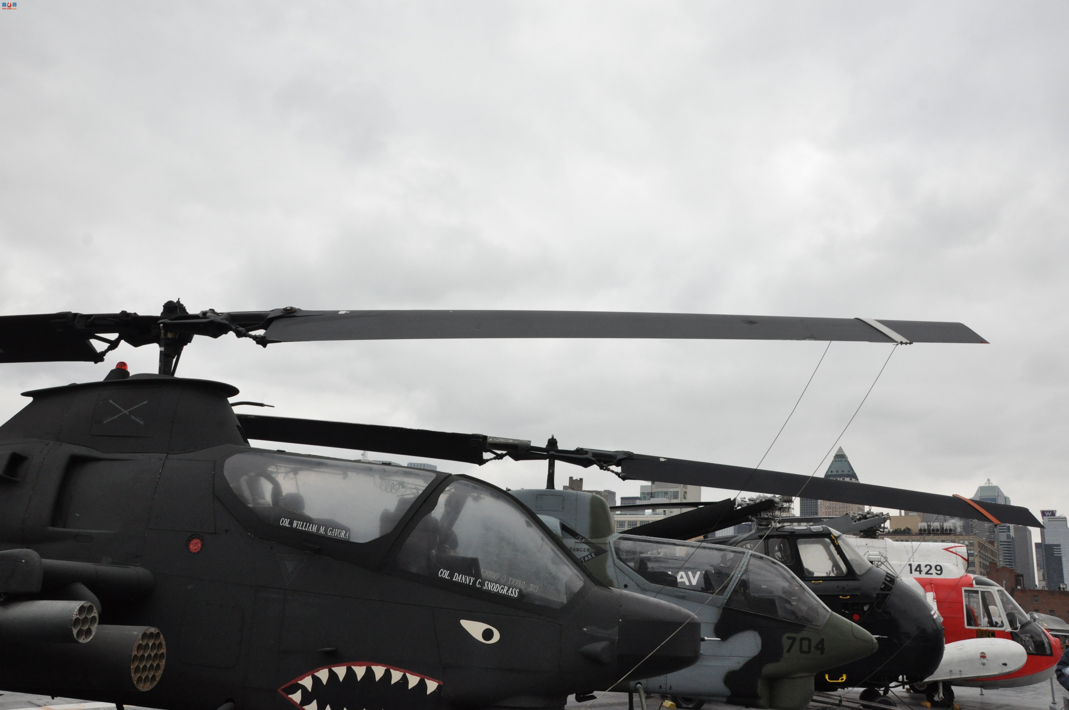  AH-1S70-15956۾