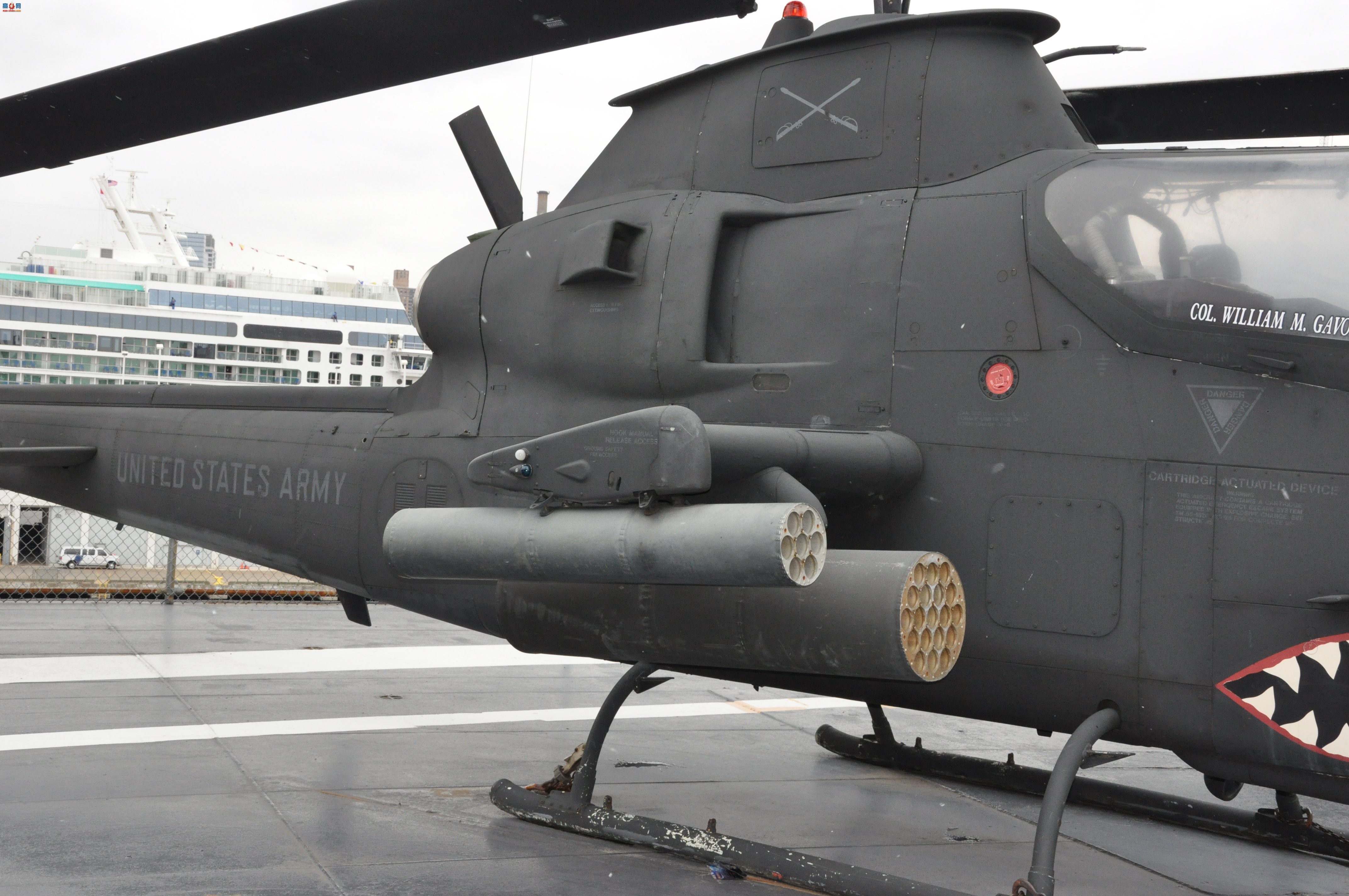  AH-1S70-15956۾
