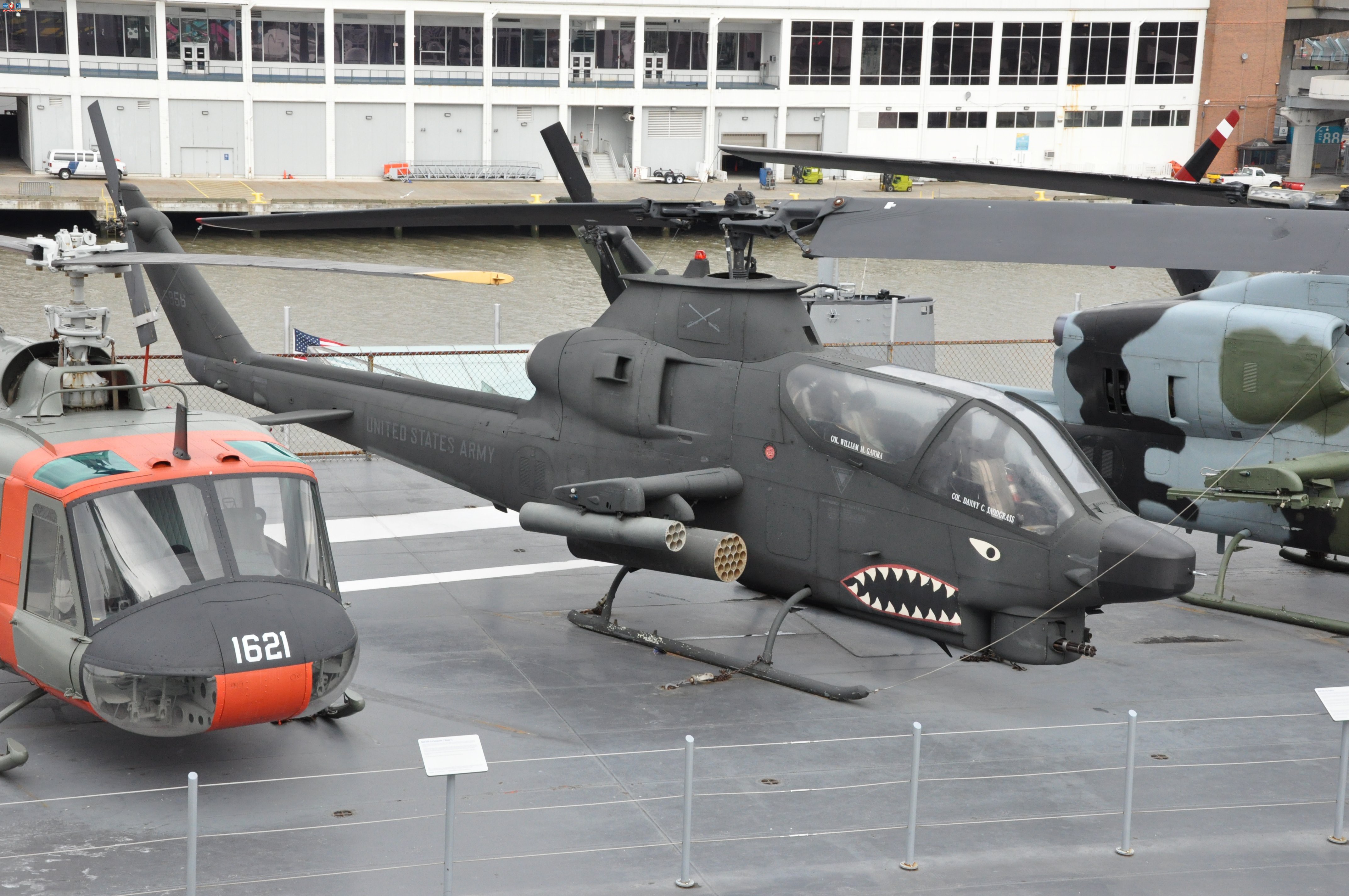 AH-1S70-15956۾