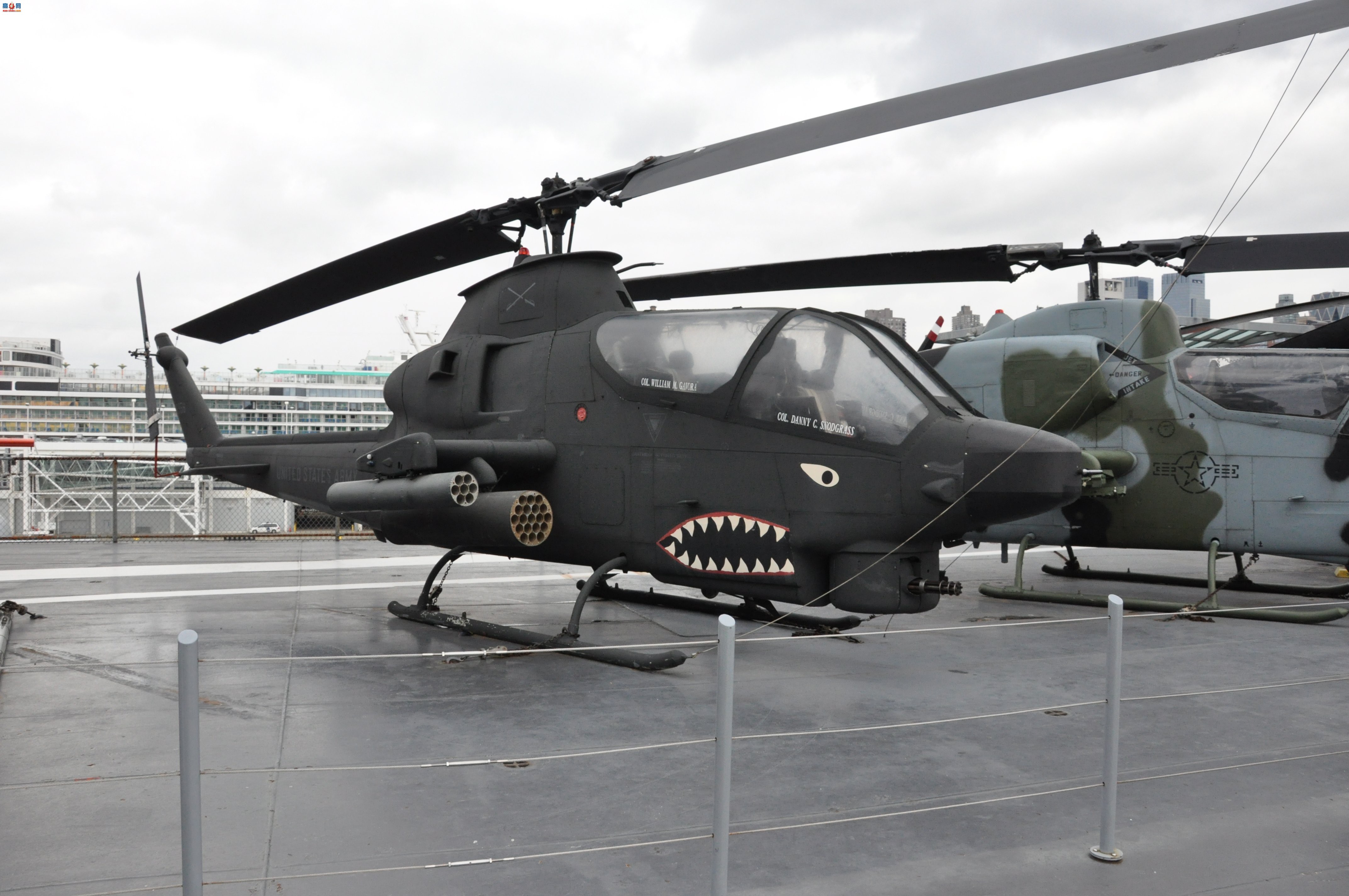  AH-1S70-15956۾