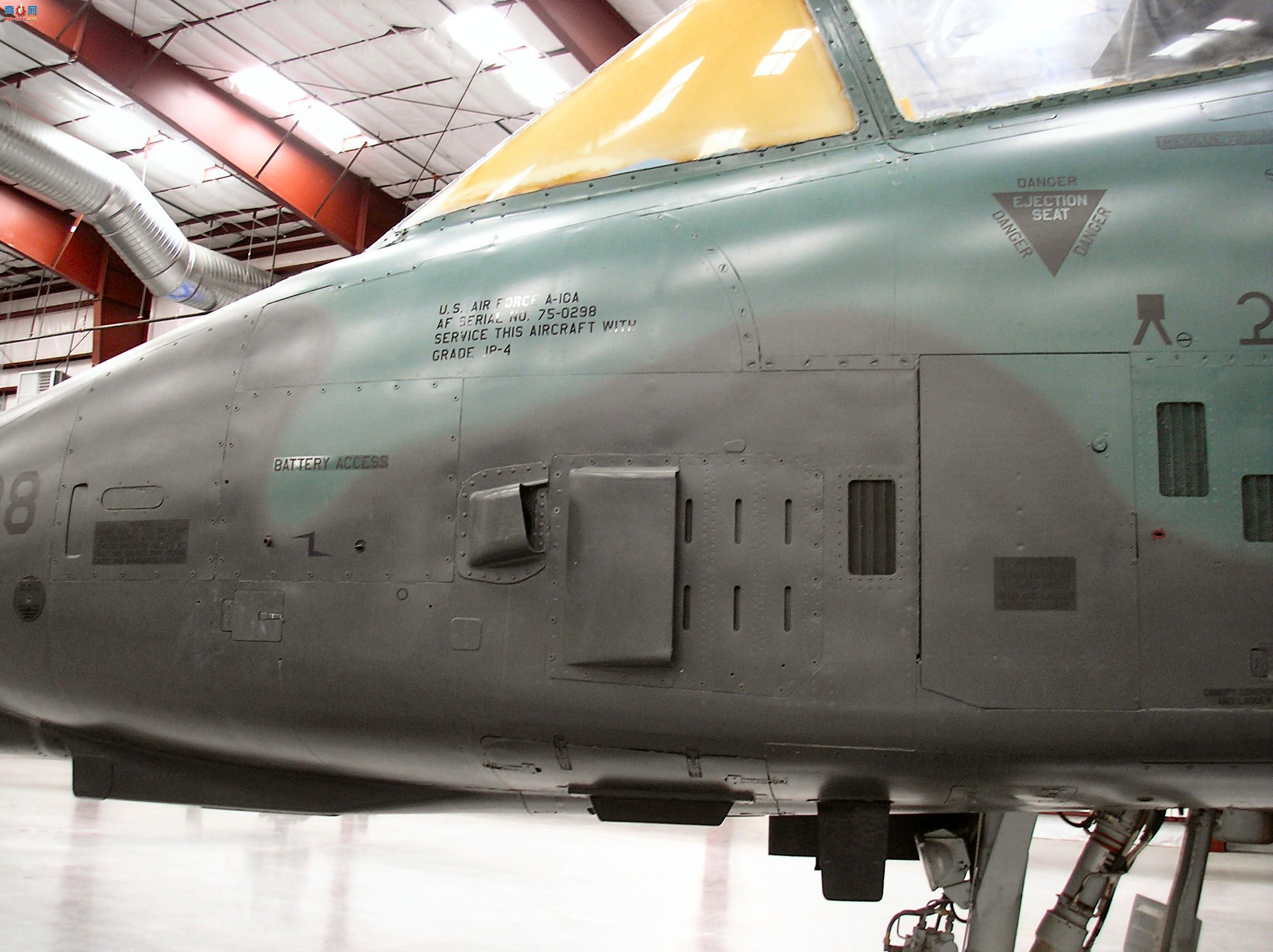  A-10A (75-0298) ׵II