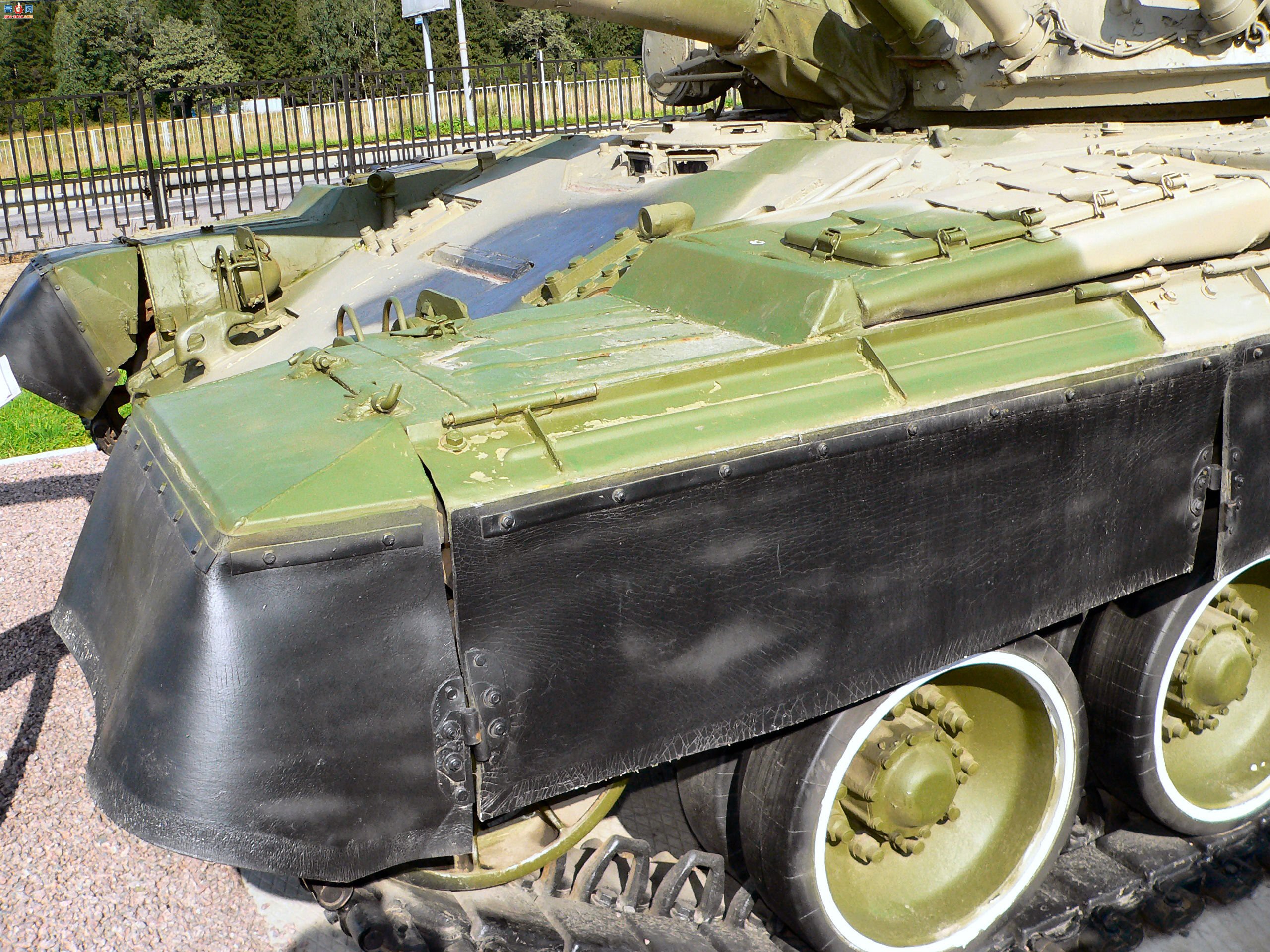 �� T-80B ��ս̹��