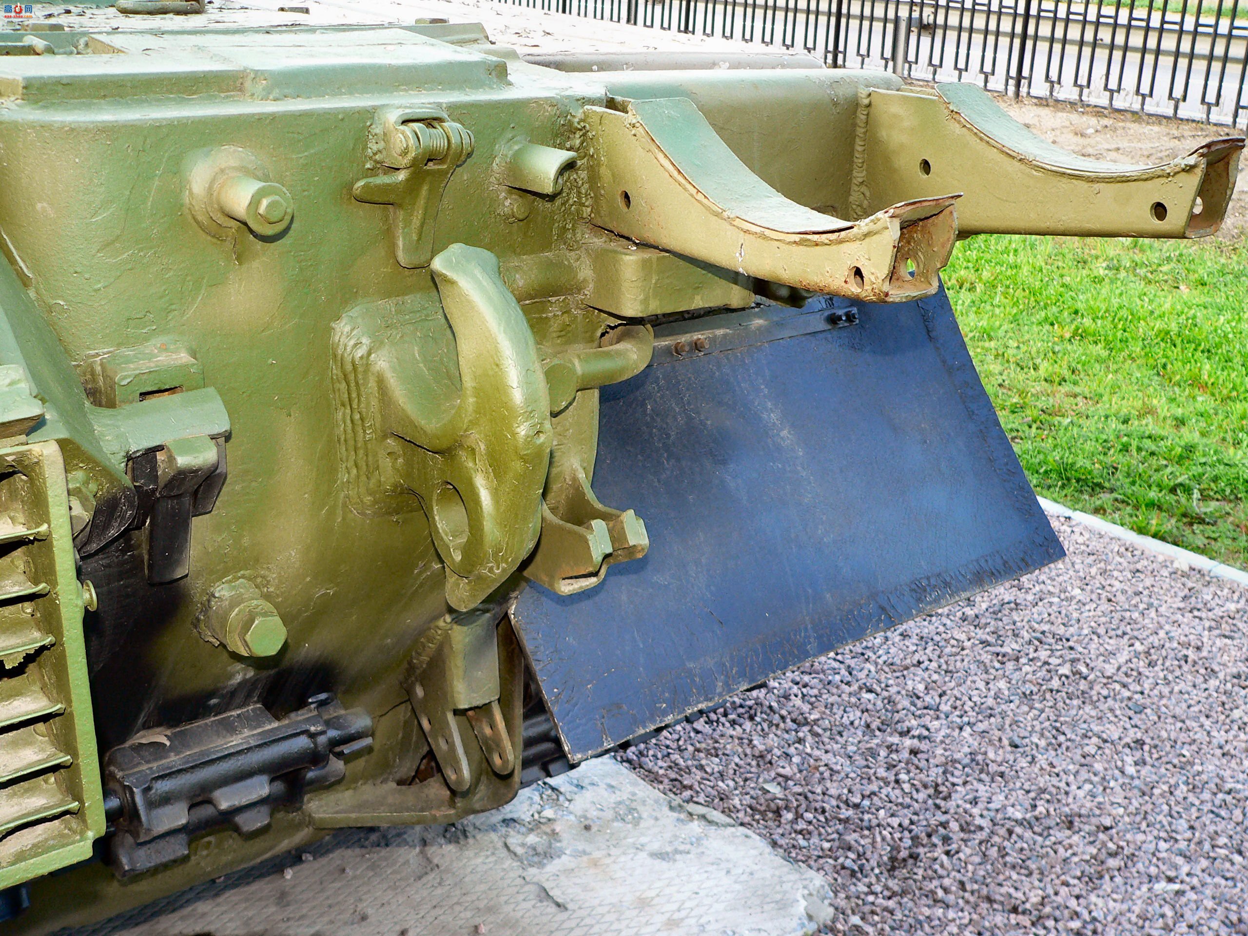 �� T-80B ��ս̹��