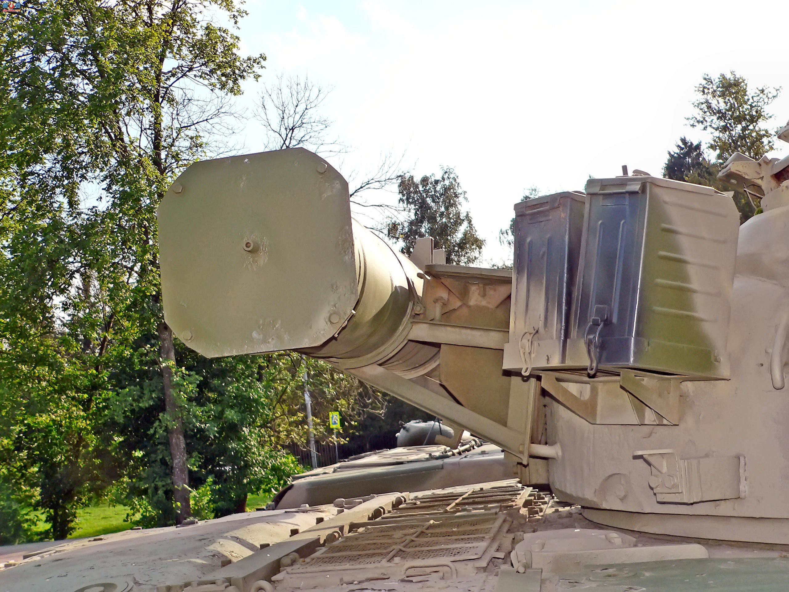 �� T-80B ��ս̹��