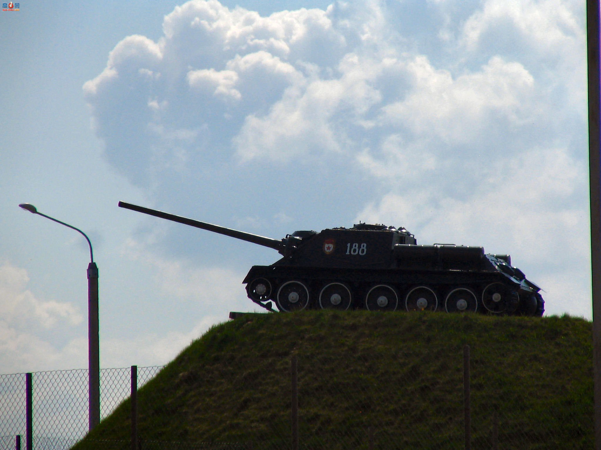 �� SU-100 ̹�˼߻�������ͼ��