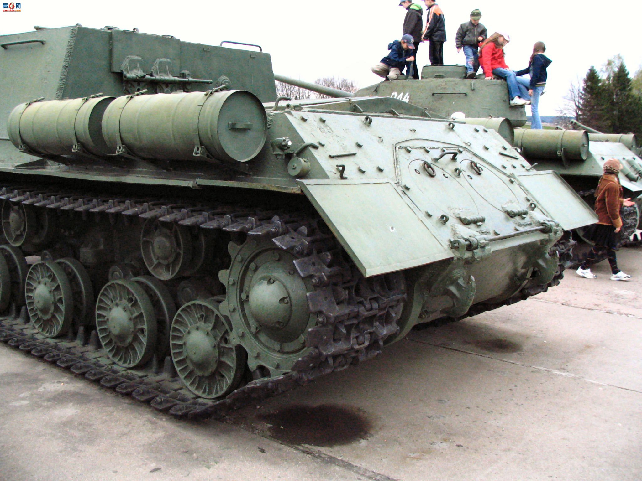 �� ISU-152 ̹�˼߻�������ͼ��