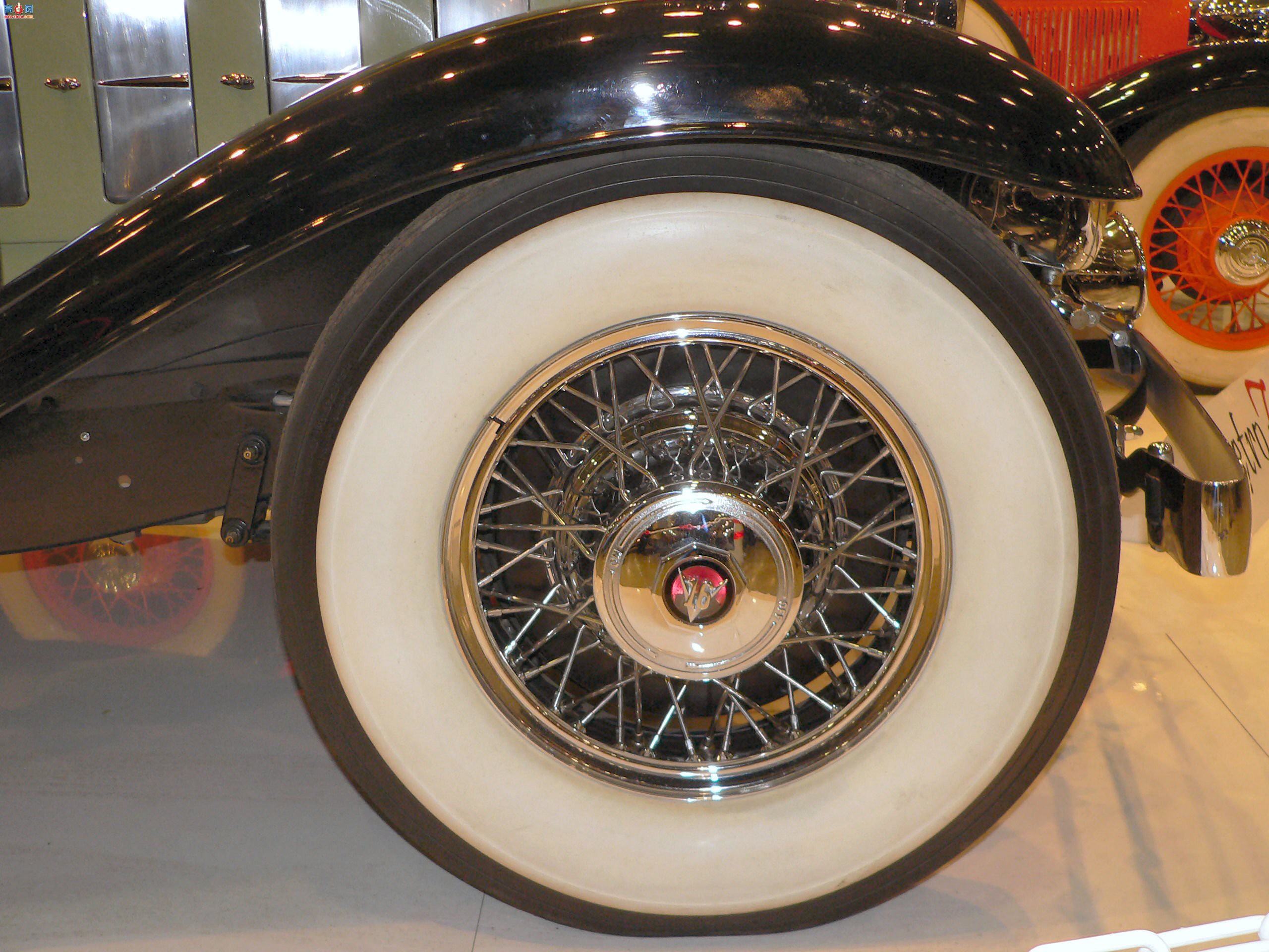 �� 1930 �������� V16 �˶��ܳ�