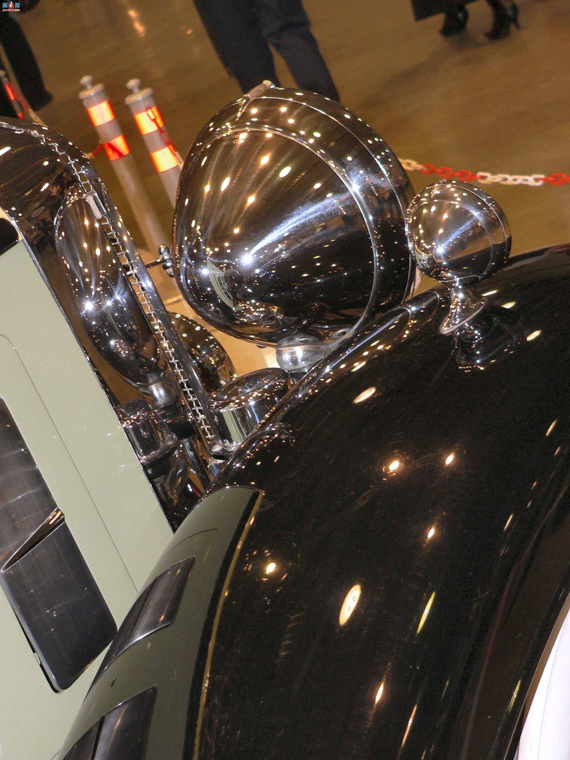 �� 1930 �������� V16 �˶��ܳ�