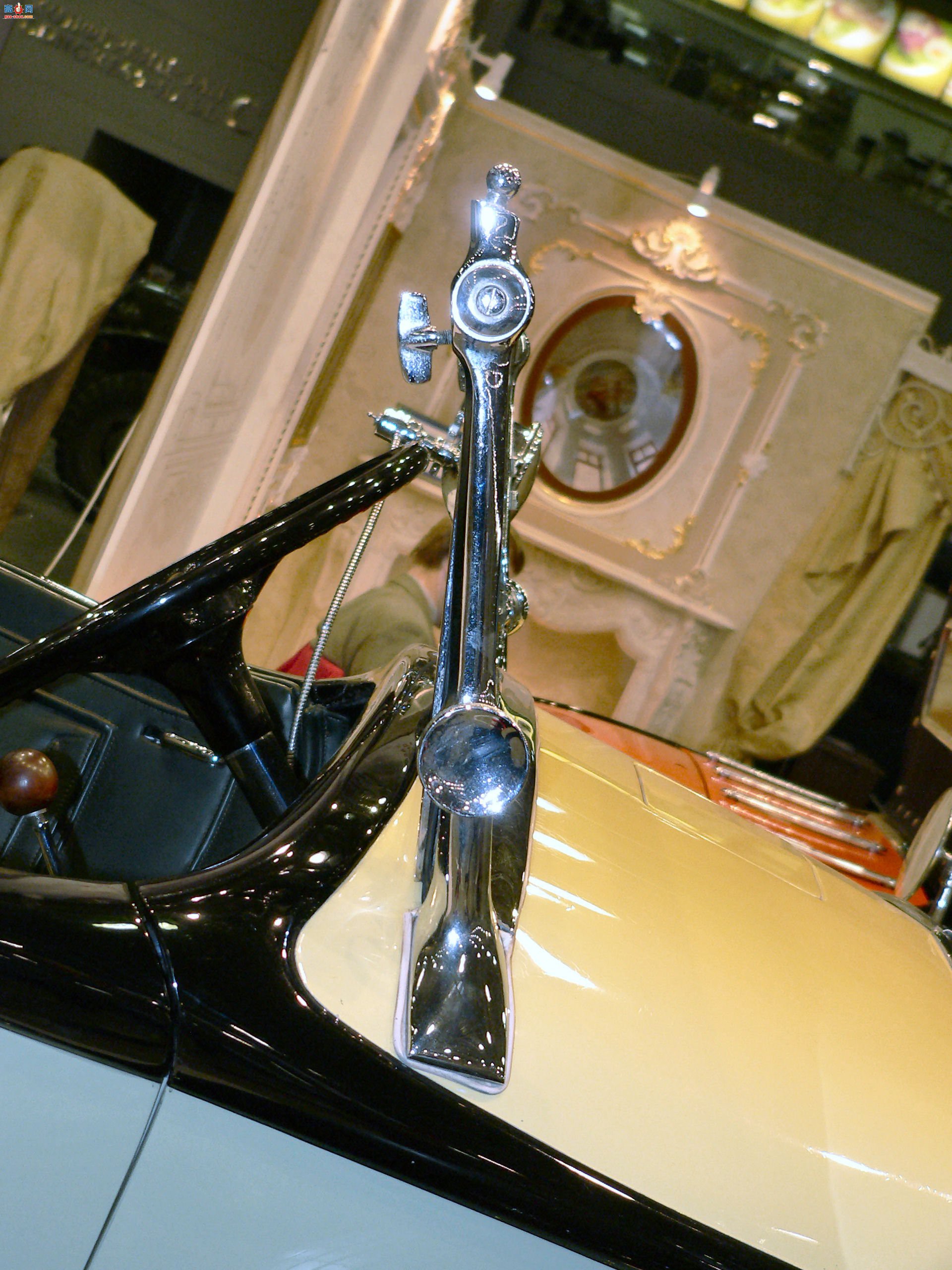 �� 1930 �������� V16 �˶��ܳ�