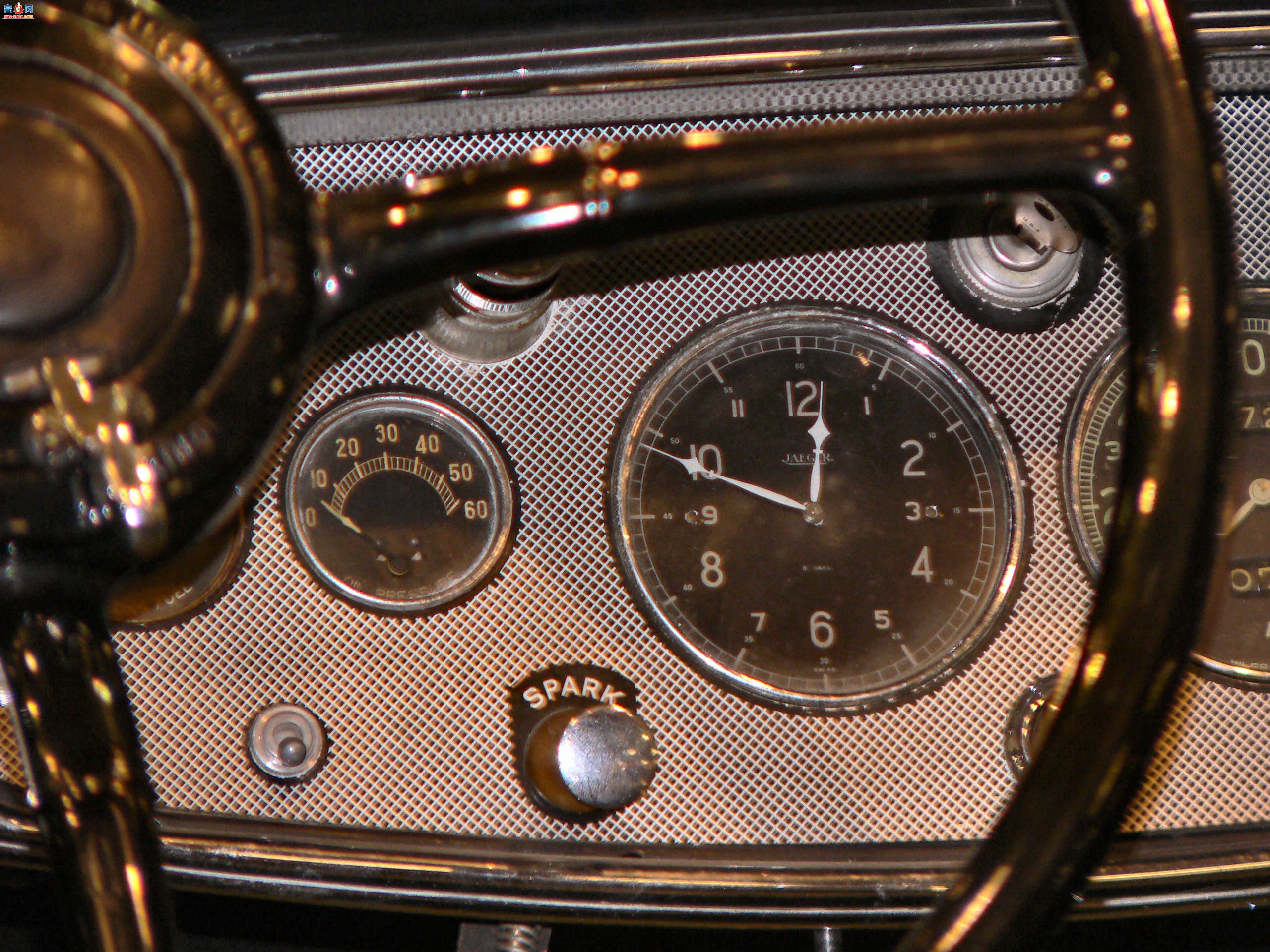 �� 1930 �������� V16 �˶��ܳ�