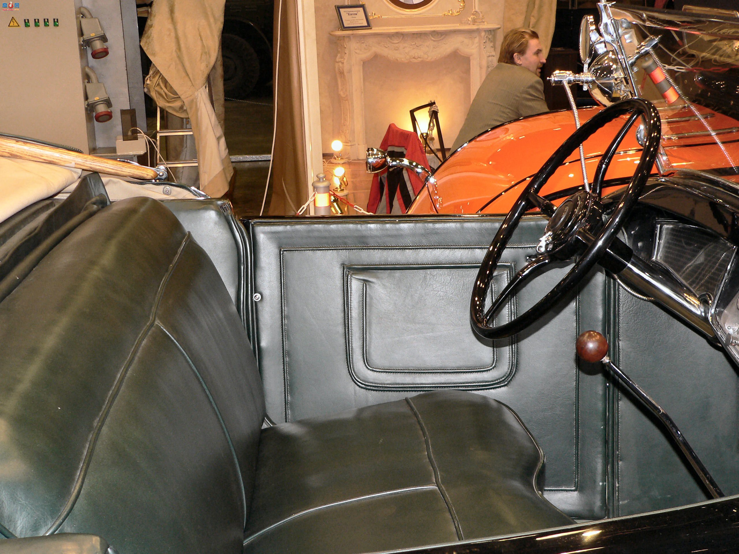 �� 1930 �������� V16 �˶��ܳ�