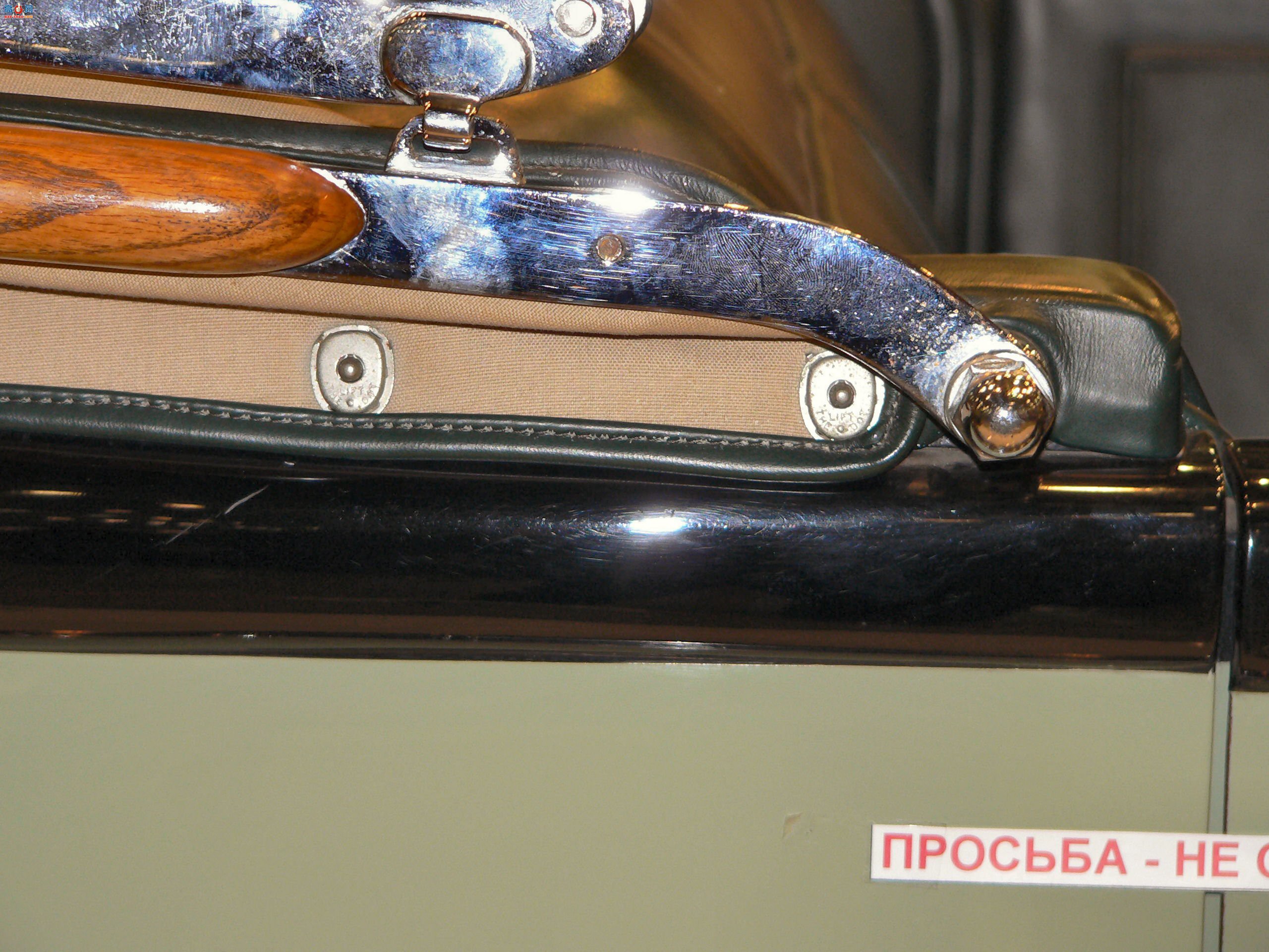 �� 1930 �������� V16 �˶��ܳ�