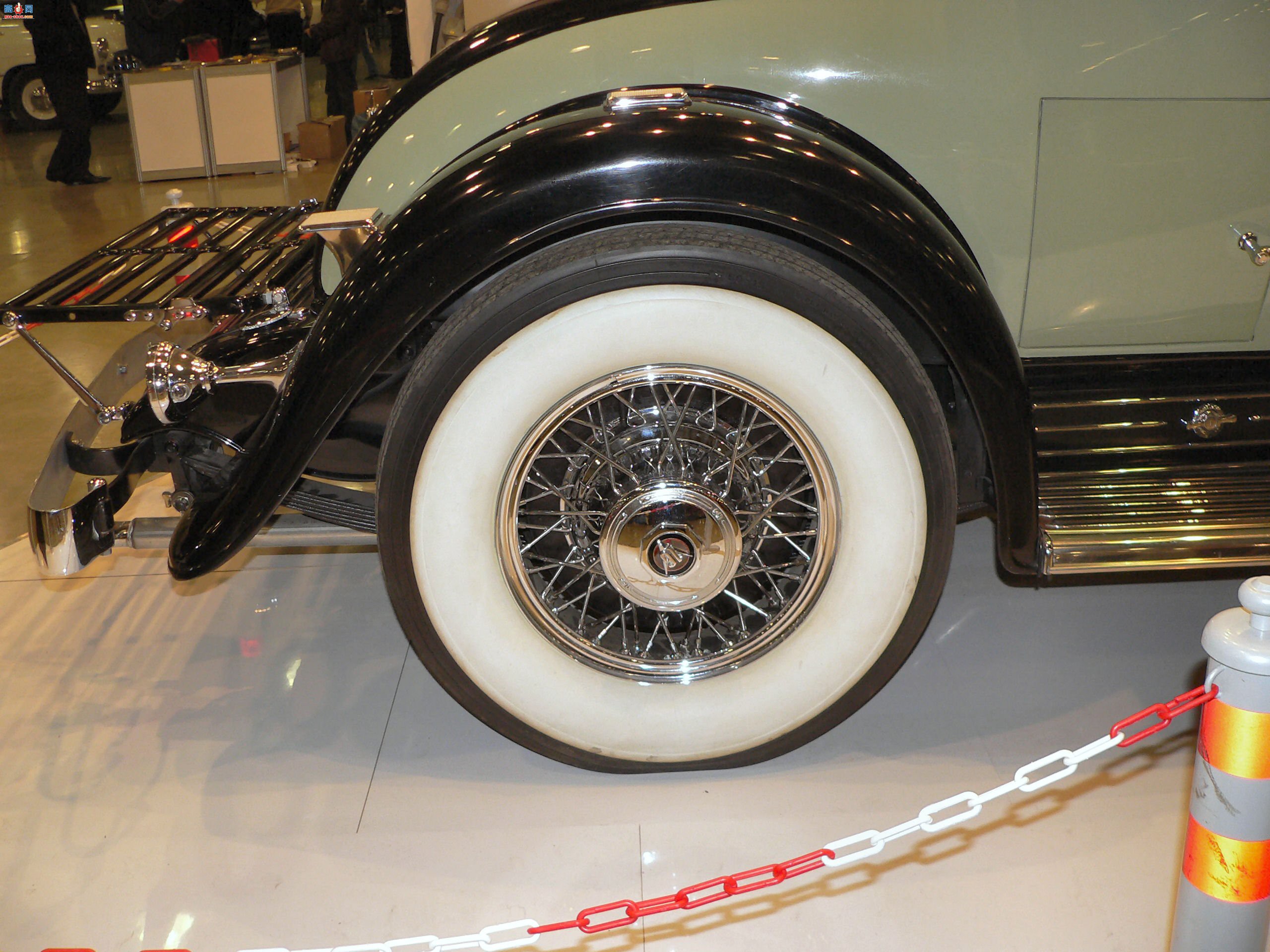 �� 1930 �������� V16 �˶��ܳ�