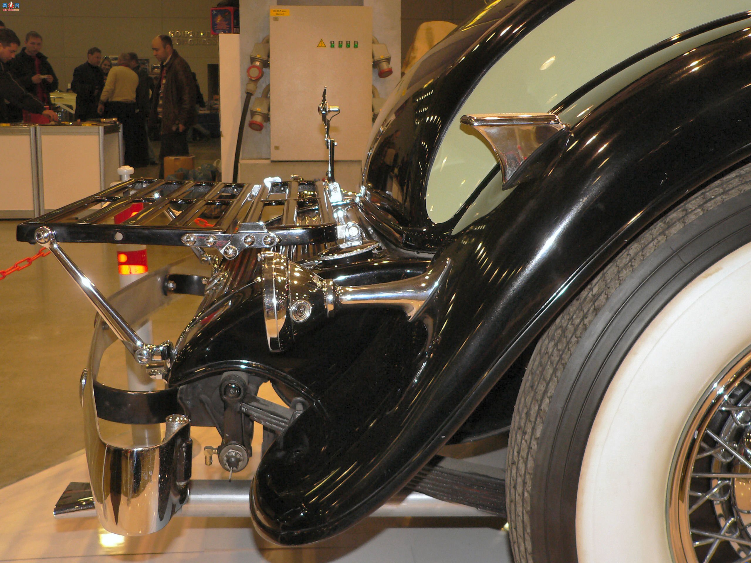 �� 1930 �������� V16 �˶��ܳ�