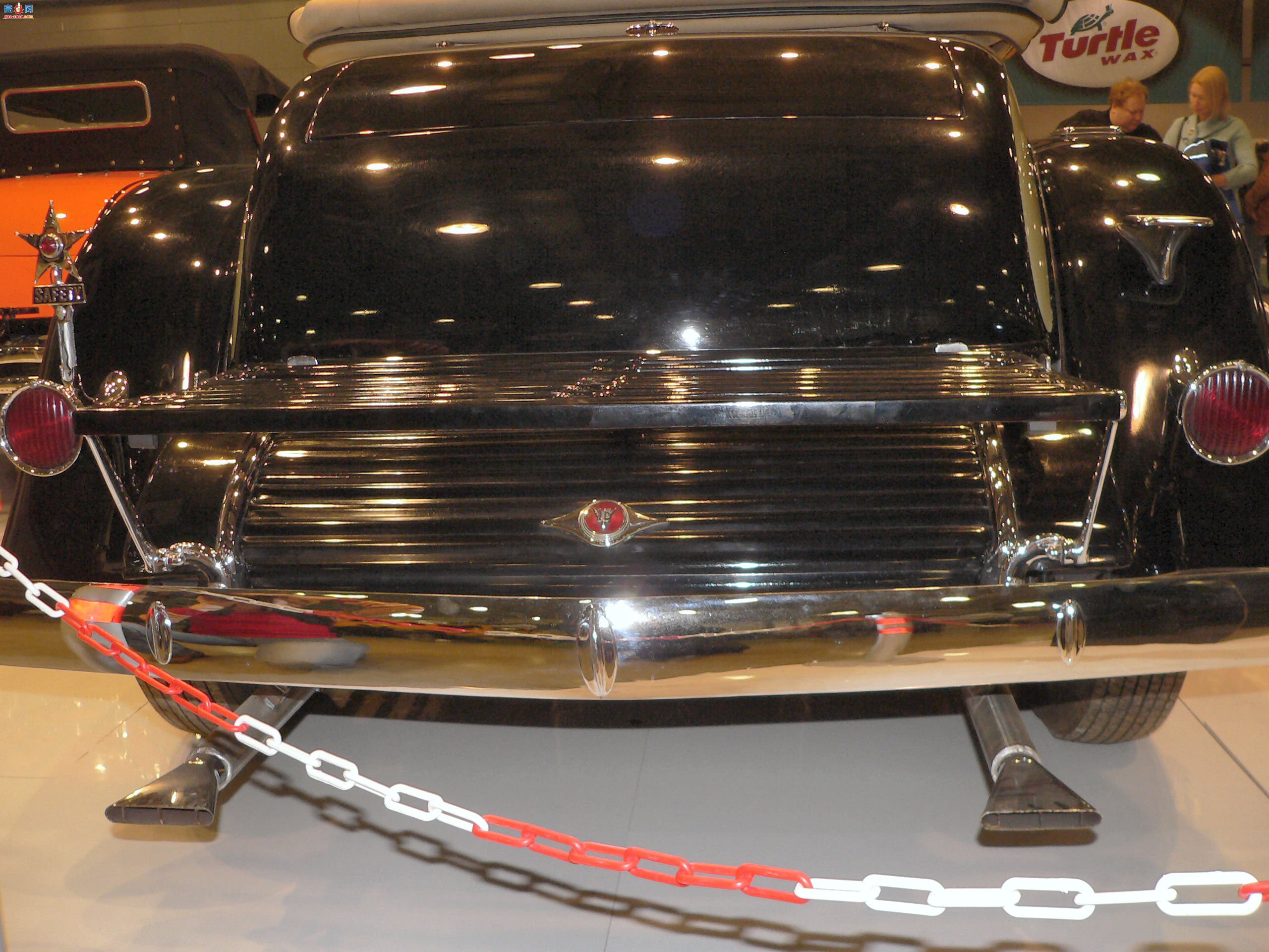 �� 1930 �������� V16 �˶��ܳ�