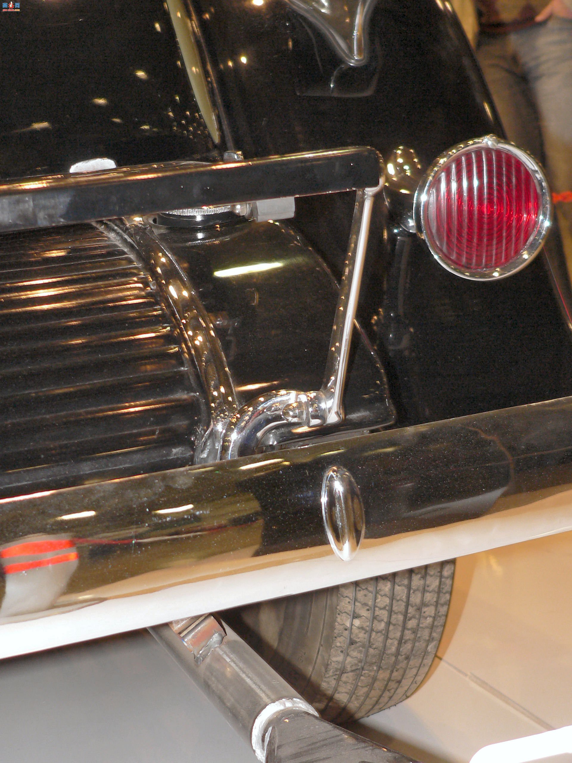 �� 1930 �������� V16 �˶��ܳ�